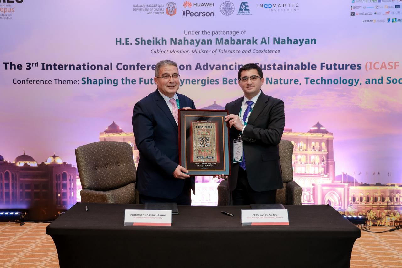 ADNSU-nun rektoru BƏƏ-də keçirilən III Beynəlxalq Konfransda çıxış edib