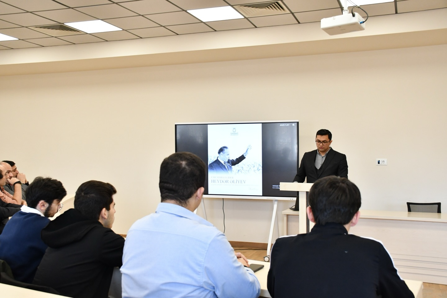 Qarabağ Universitetində Heydər Əliyevin anım günü ilə bağlı tədbir keçirilib