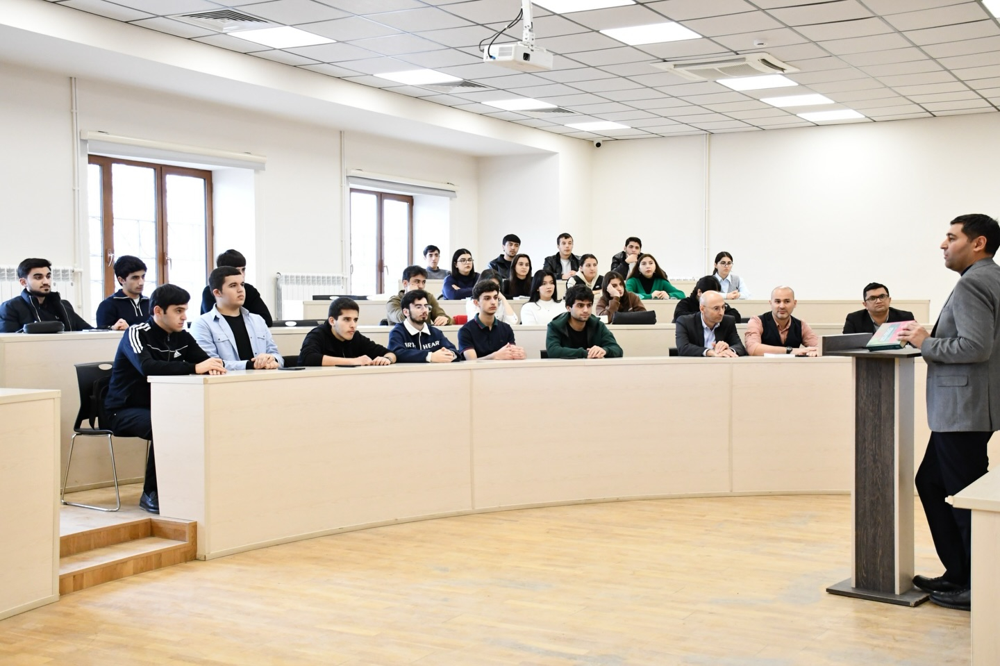 Qarabağ Universitetində Heydər Əliyevin anım günü ilə bağlı tədbir keçirilib