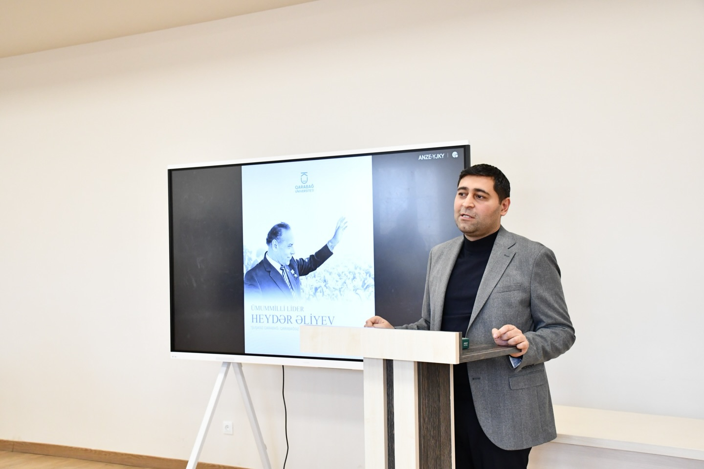 Qarabağ Universitetində Heydər Əliyevin anım günü ilə bağlı tədbir keçirilib