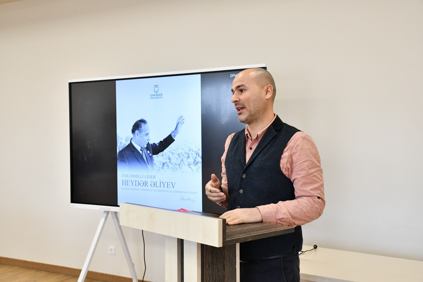 Qarabağ Universitetində Heydər Əliyevin anım günü ilə bağlı tədbir keçirilib