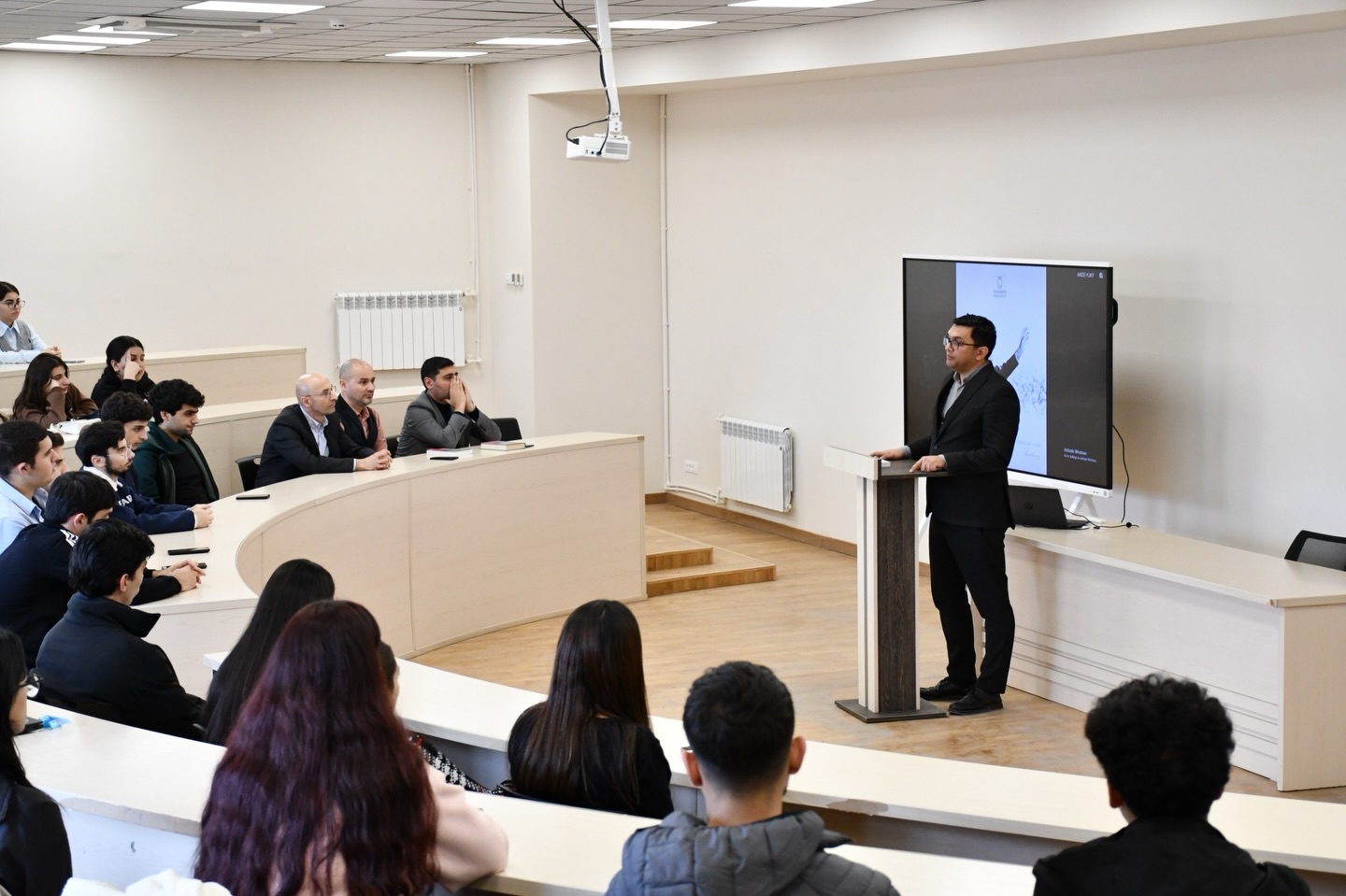 Qarabağ Universitetində Heydər Əliyevin anım günü ilə bağlı tədbir keçirilib