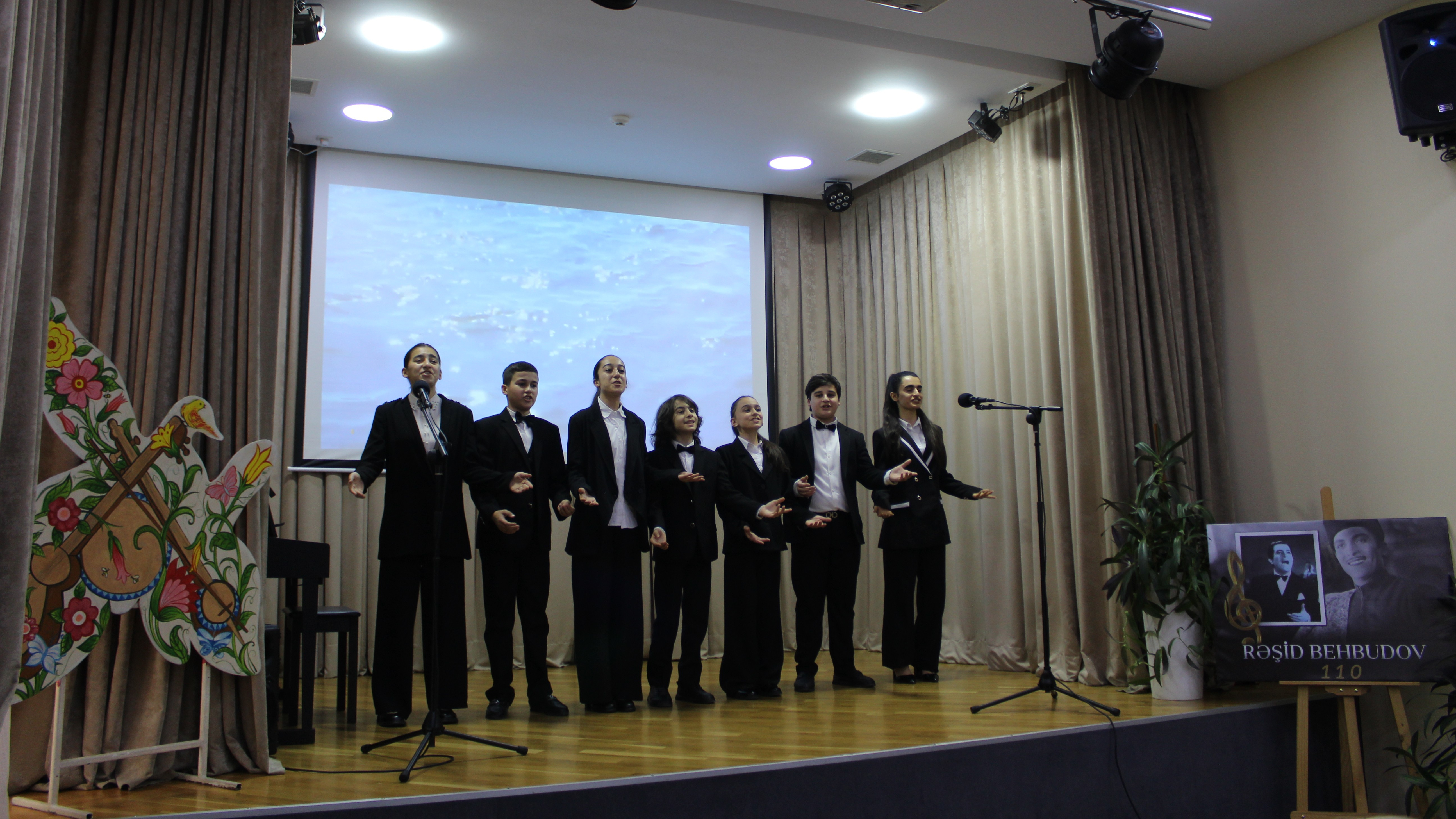 Rəşid Behbudovun mahnıları uşaqların ifasında