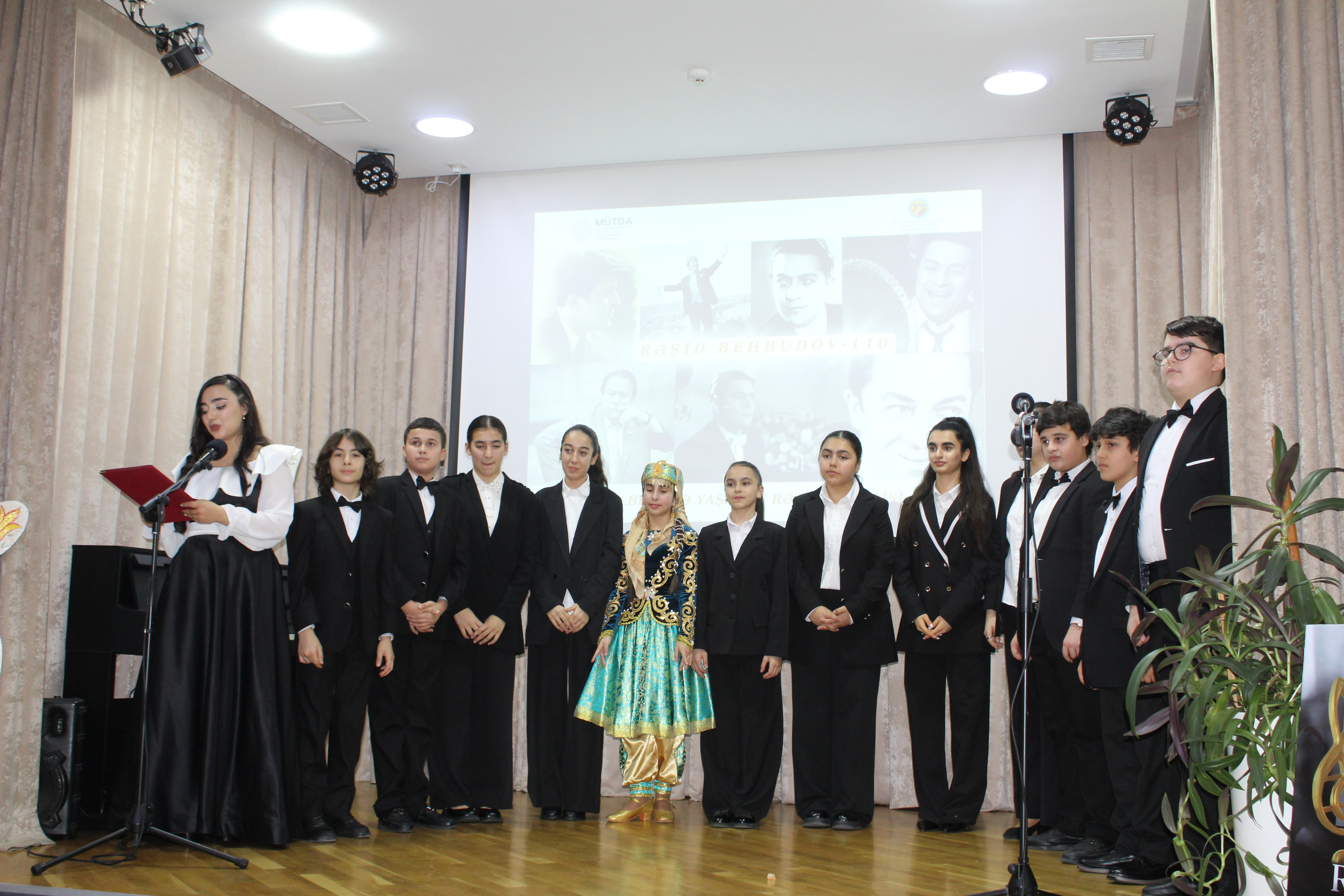 Rəşid Behbudovun mahnıları uşaqların ifasında