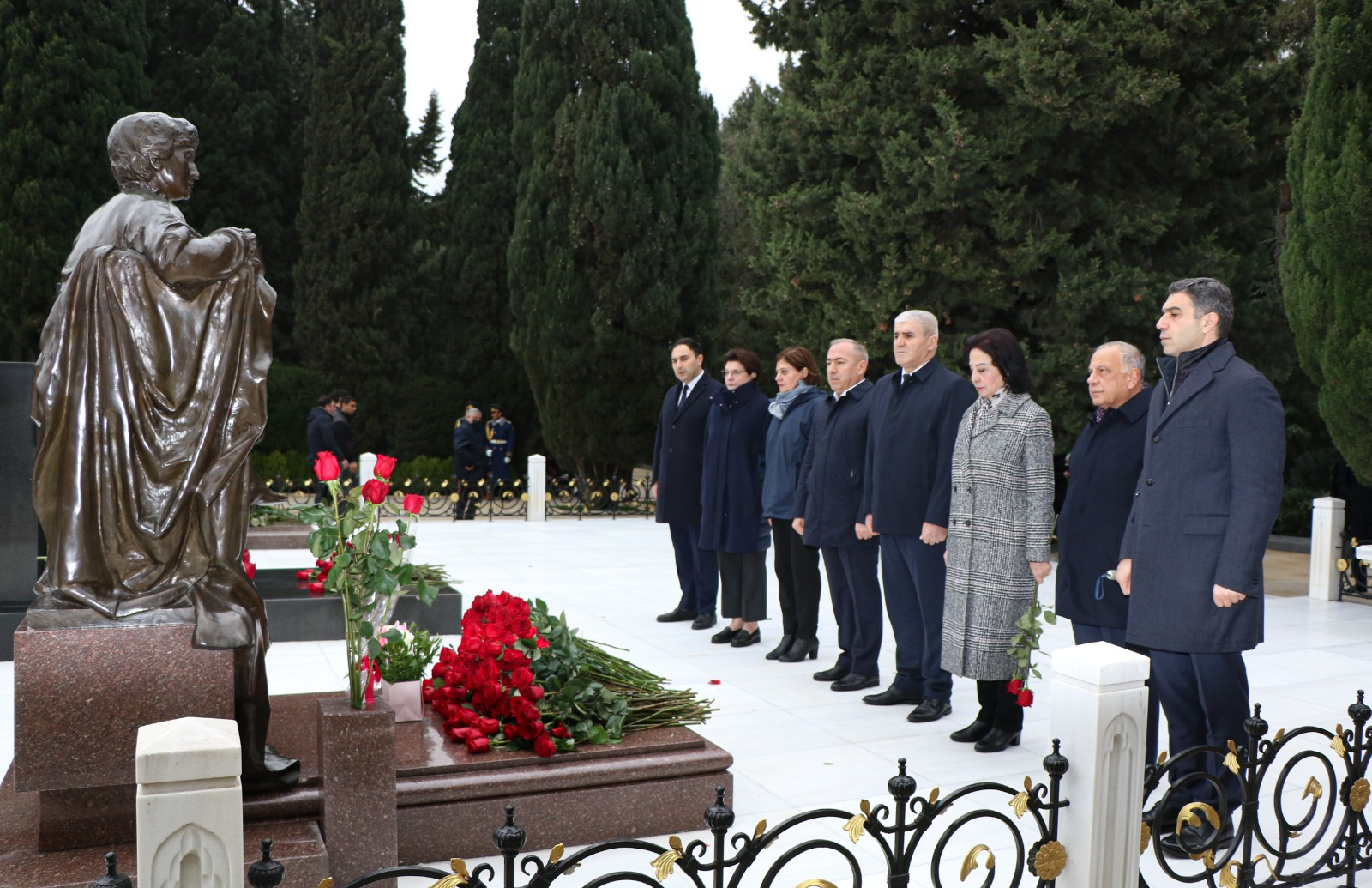 AzMİU-nun kollektivi Ümummilli Liderin məzarını ziyarət edib