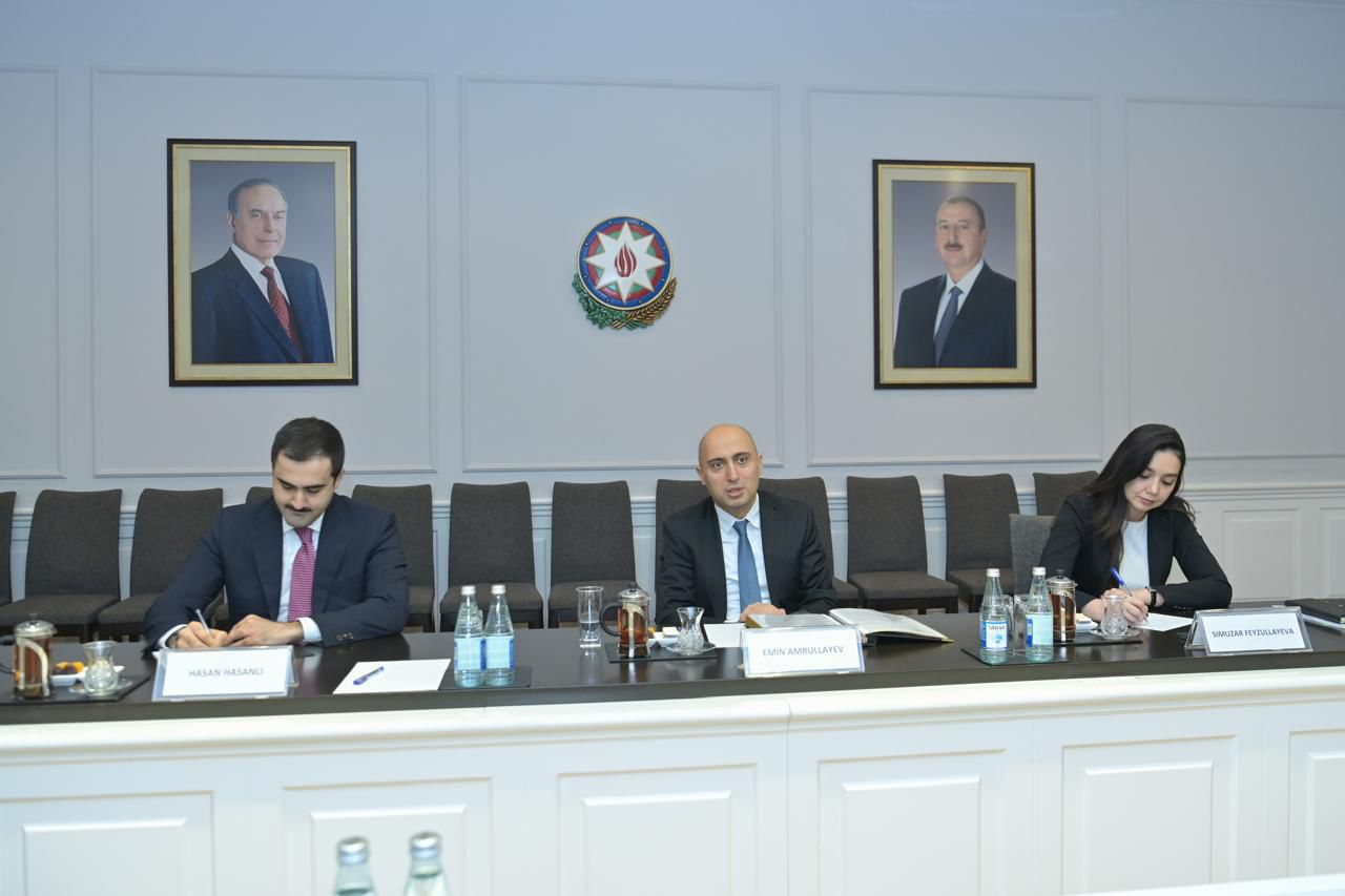 Emin Əmrullayev Böyük Britaniyanın Lordlar Palatasının üzvü ilə görüşüb