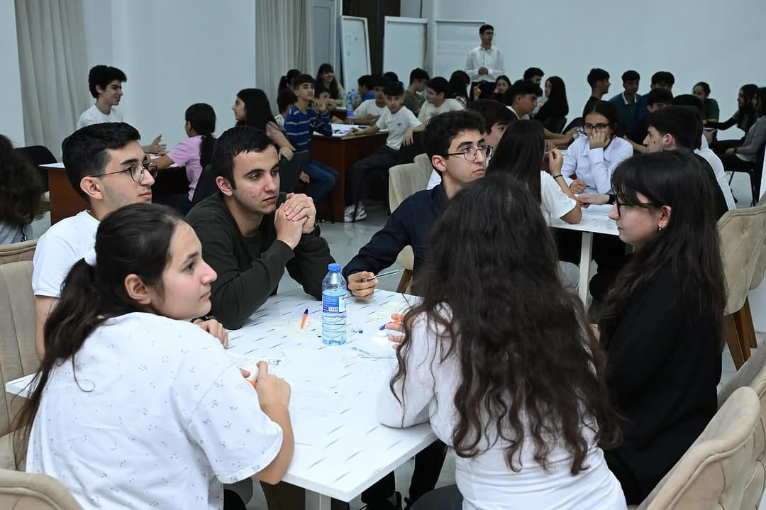 “Məktəbli Liqası” layihəsi ölkə üzrə uğurla davam edir