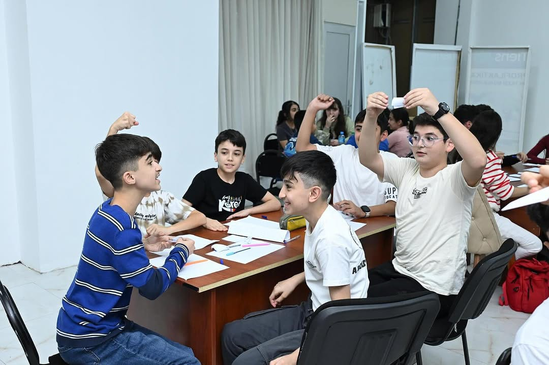 “Məktəbli Liqası” layihəsi ölkə üzrə uğurla davam edir