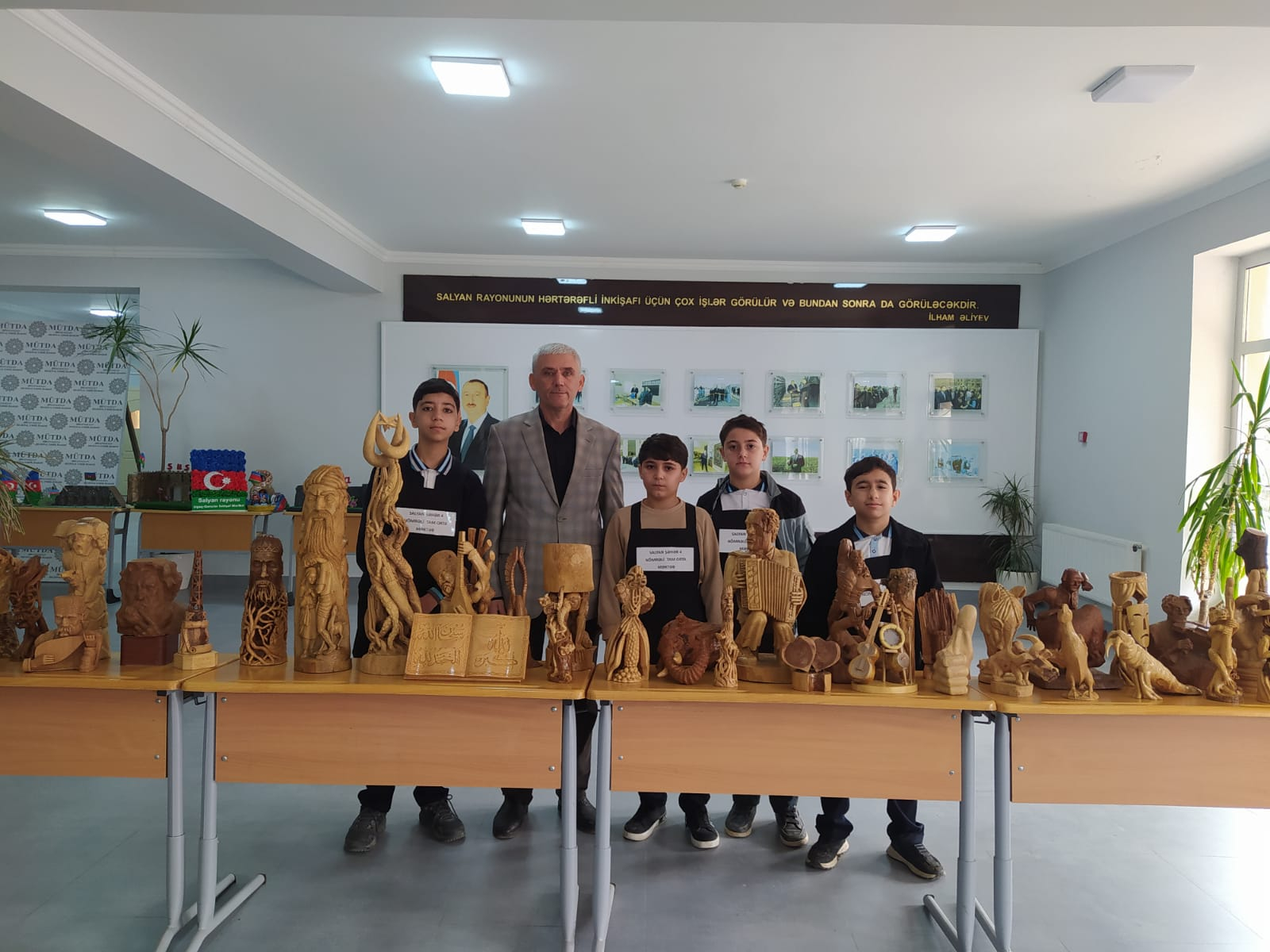 Ağaca can verən müəllim