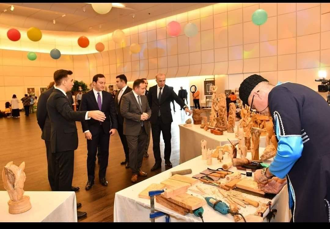 Ağaca can verən müəllim