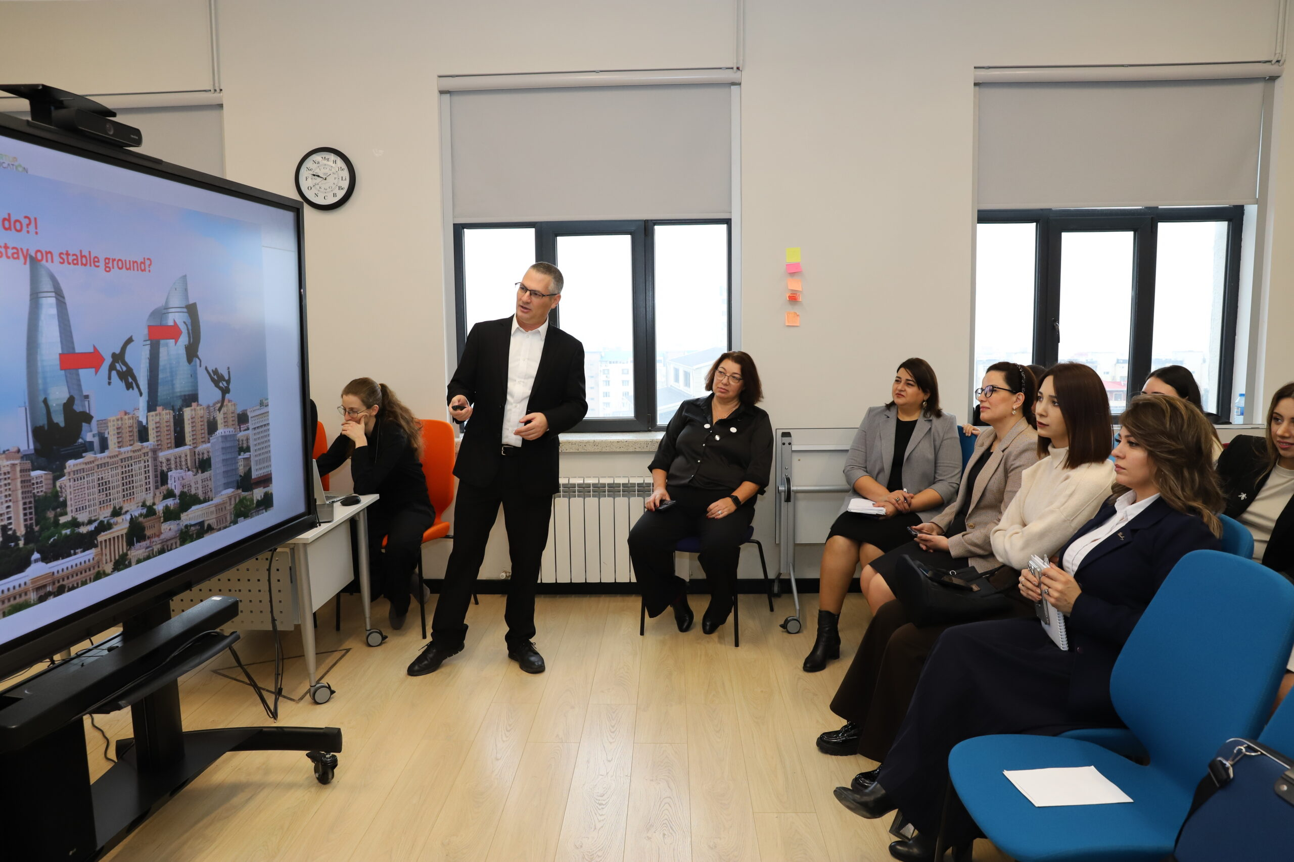 "İnnovativ məktəb” layihəsi çərçivəsində keçirilən təlimlər yekunlaşıb