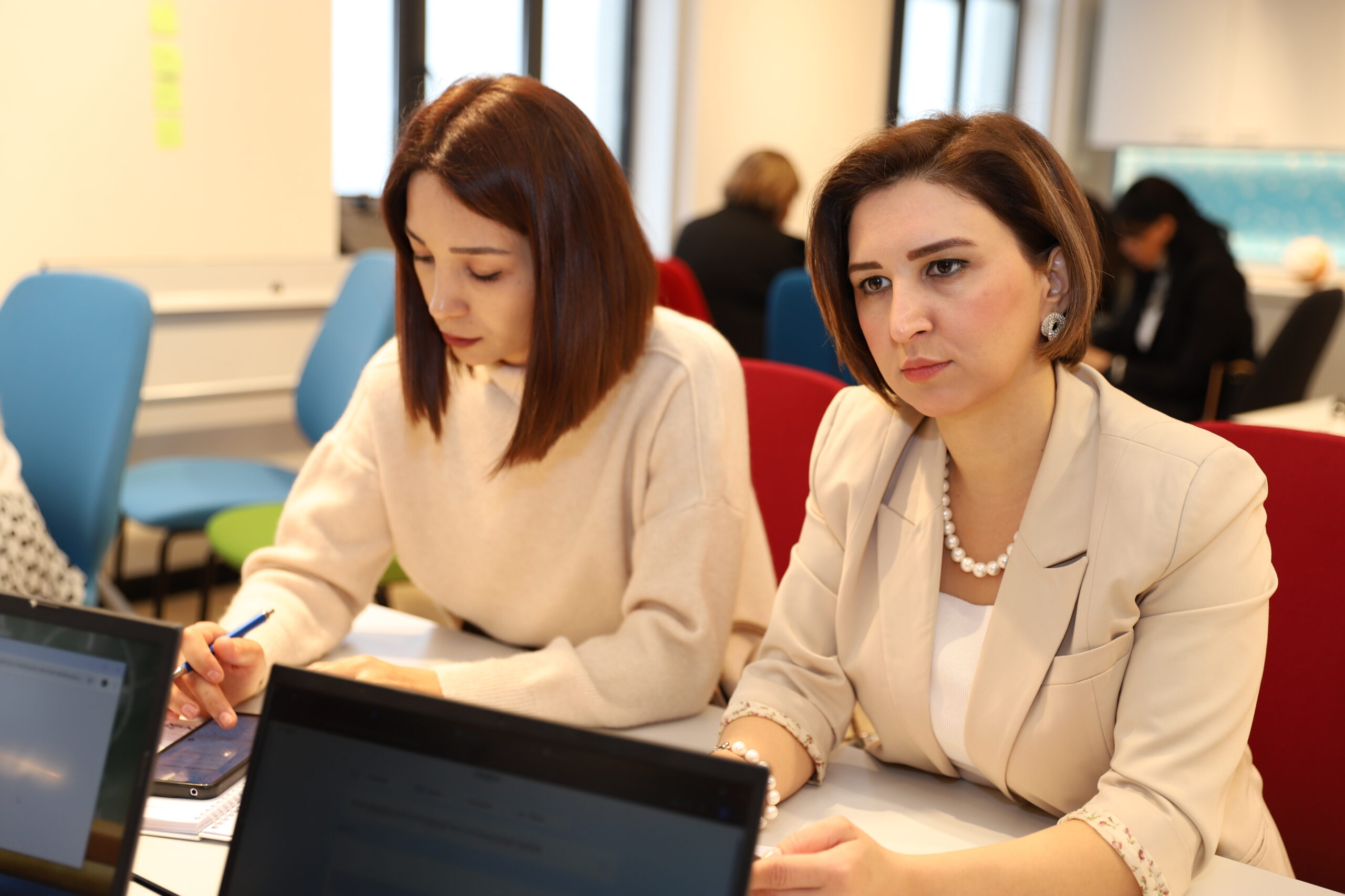 "İnnovativ məktəb” layihəsi çərçivəsində keçirilən təlimlər yekunlaşıb