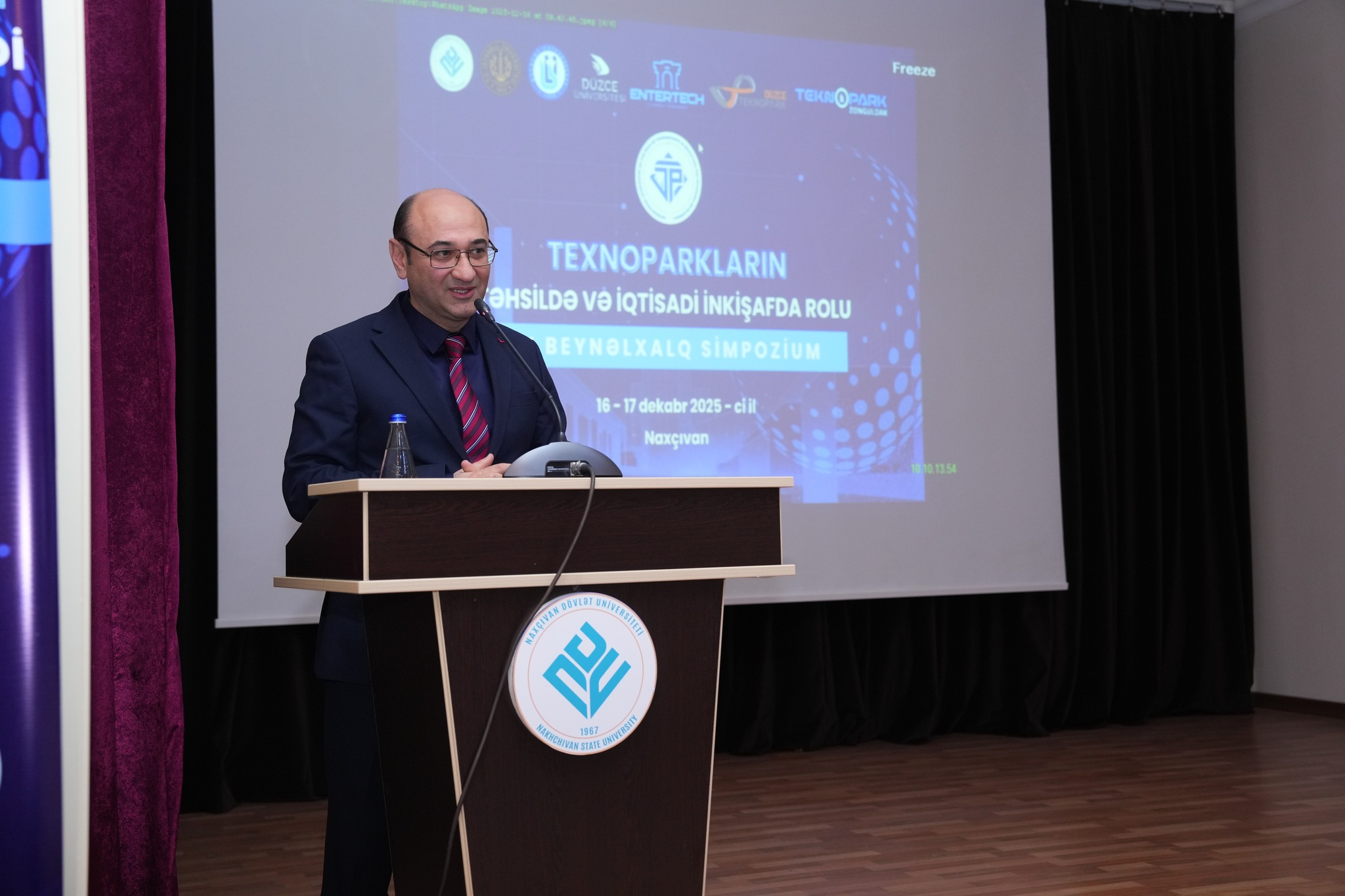 NDU-da “Texnoparkların təhsildə və iqtisadi inkişafda rolu” simpoziumu keçirilib