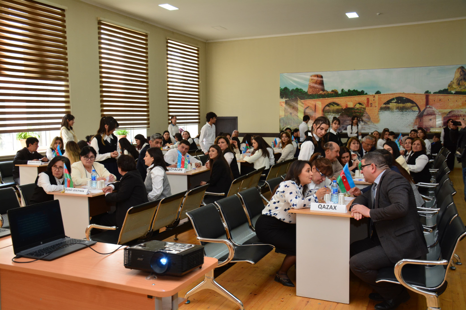 Qazaxda müəllimlər arasında intellektual bilik yarışı təşkil edilib
