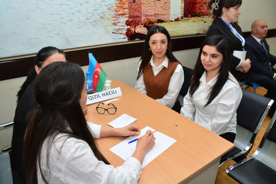 Qazaxda müəllimlər arasında intellektual bilik yarışı təşkil edilib