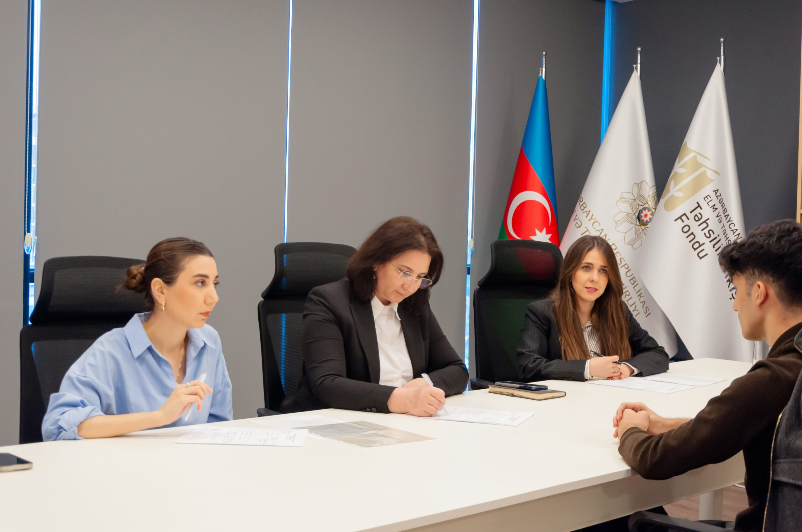 “Qırmızı Ürəklər” təqaüd proqramının müsahibə mərhələsi yekunlaşıb