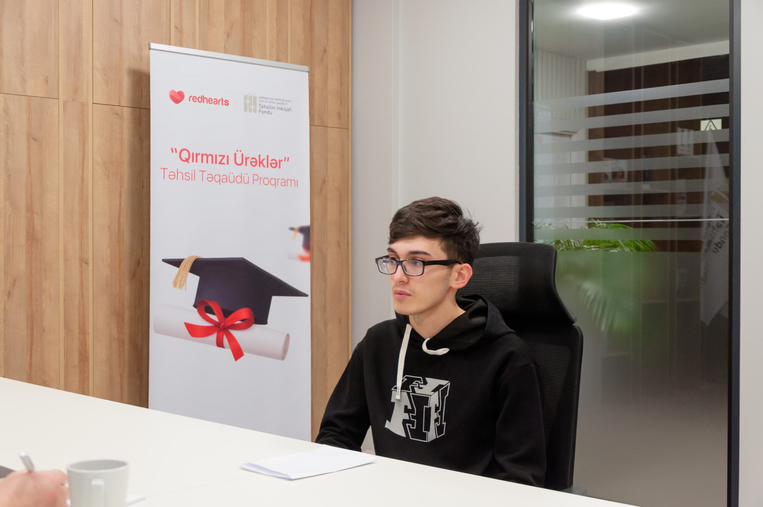 “Qırmızı Ürəklər” təqaüd proqramının müsahibə mərhələsi yekunlaşıb