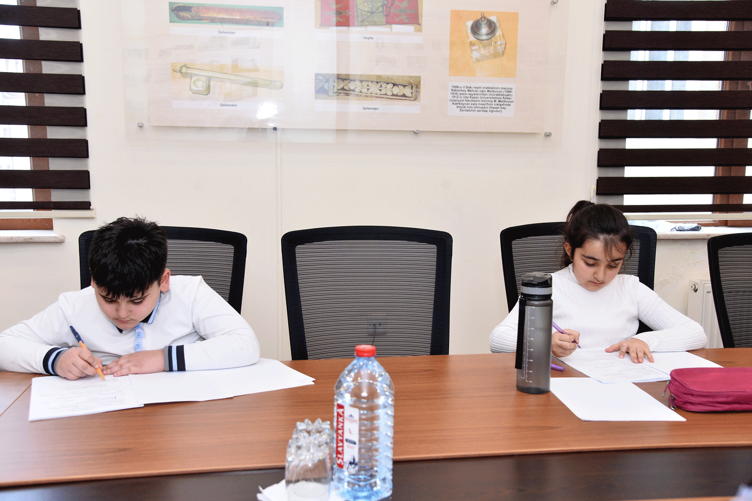 Məktəbi vaхtından əvvəl bitirmək istəyən şagirdlər imtahan veriblər