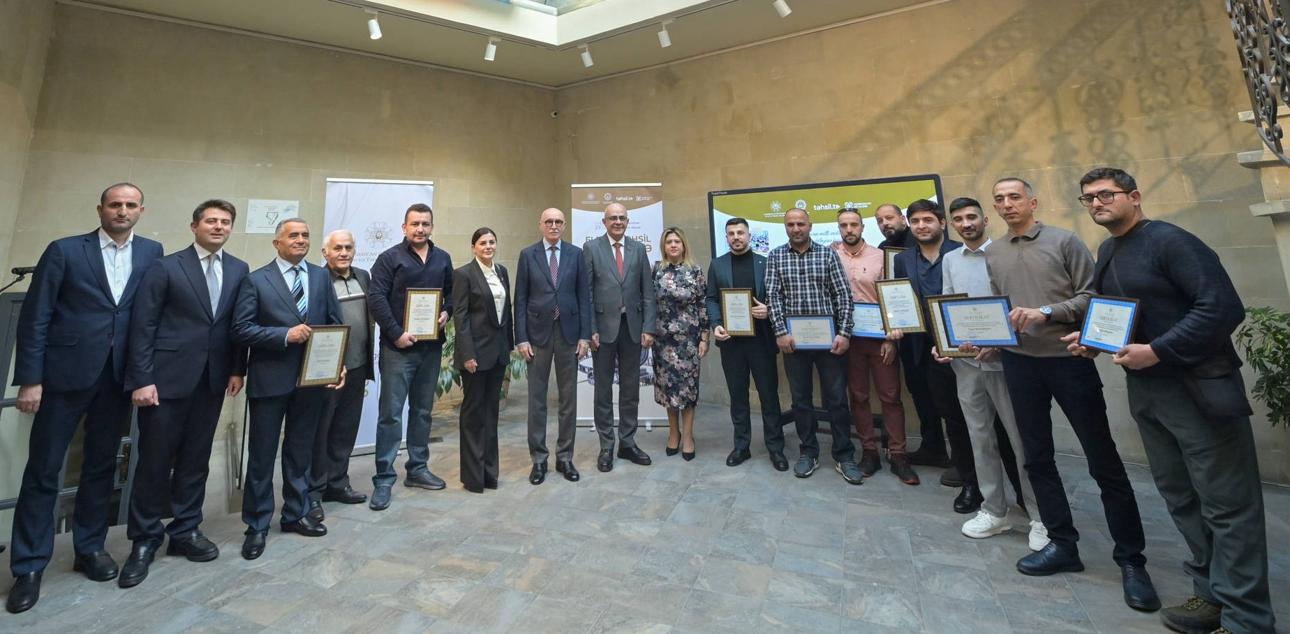 Təhsilə fotonun gözü ilə baxanlar mükafatlandırıldı 