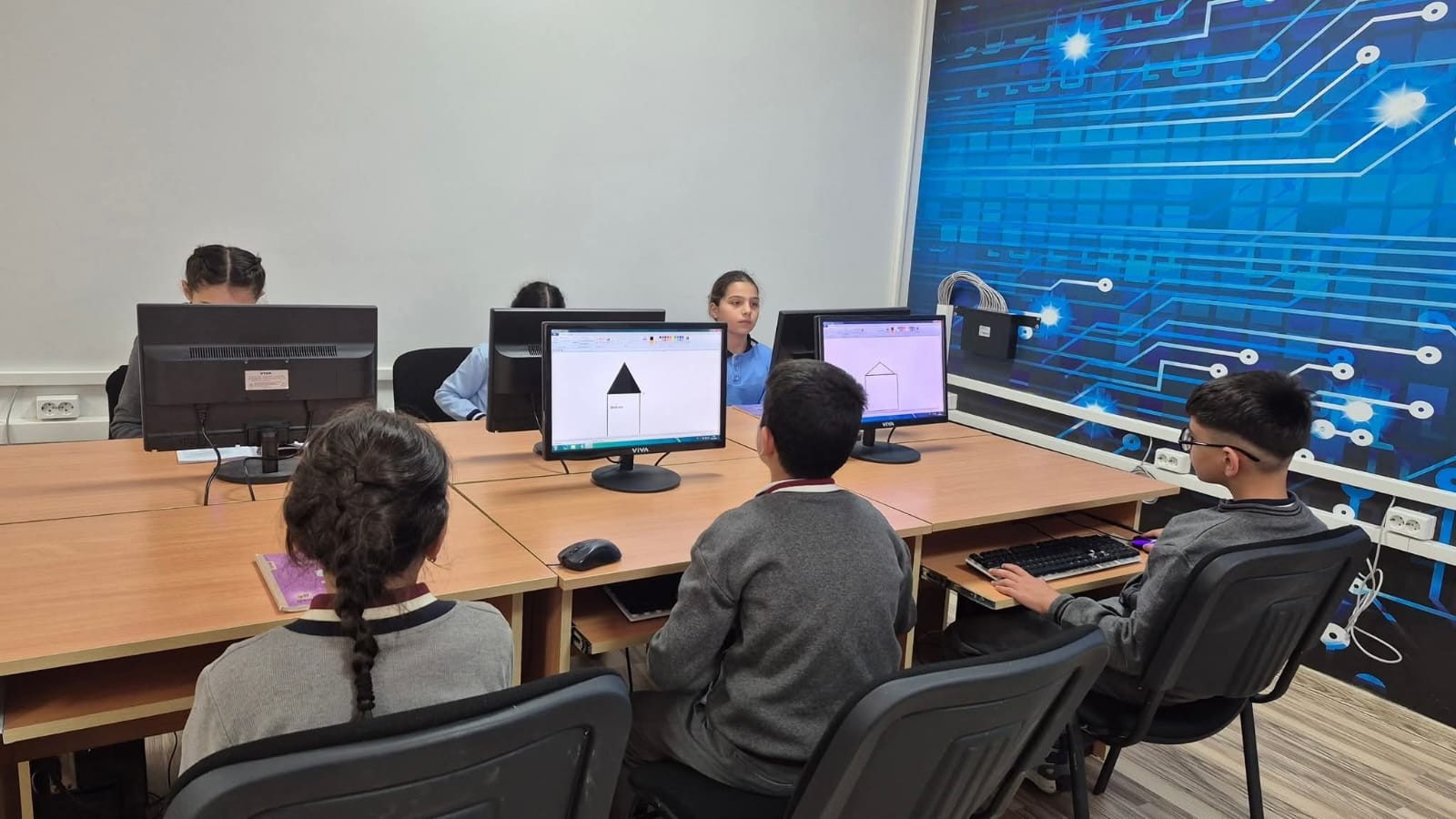 Şirvan-Salyan üzrə 23 minə yaxın şagird rəqəmsal bacarıqlar dərslərinə cəlb olunub