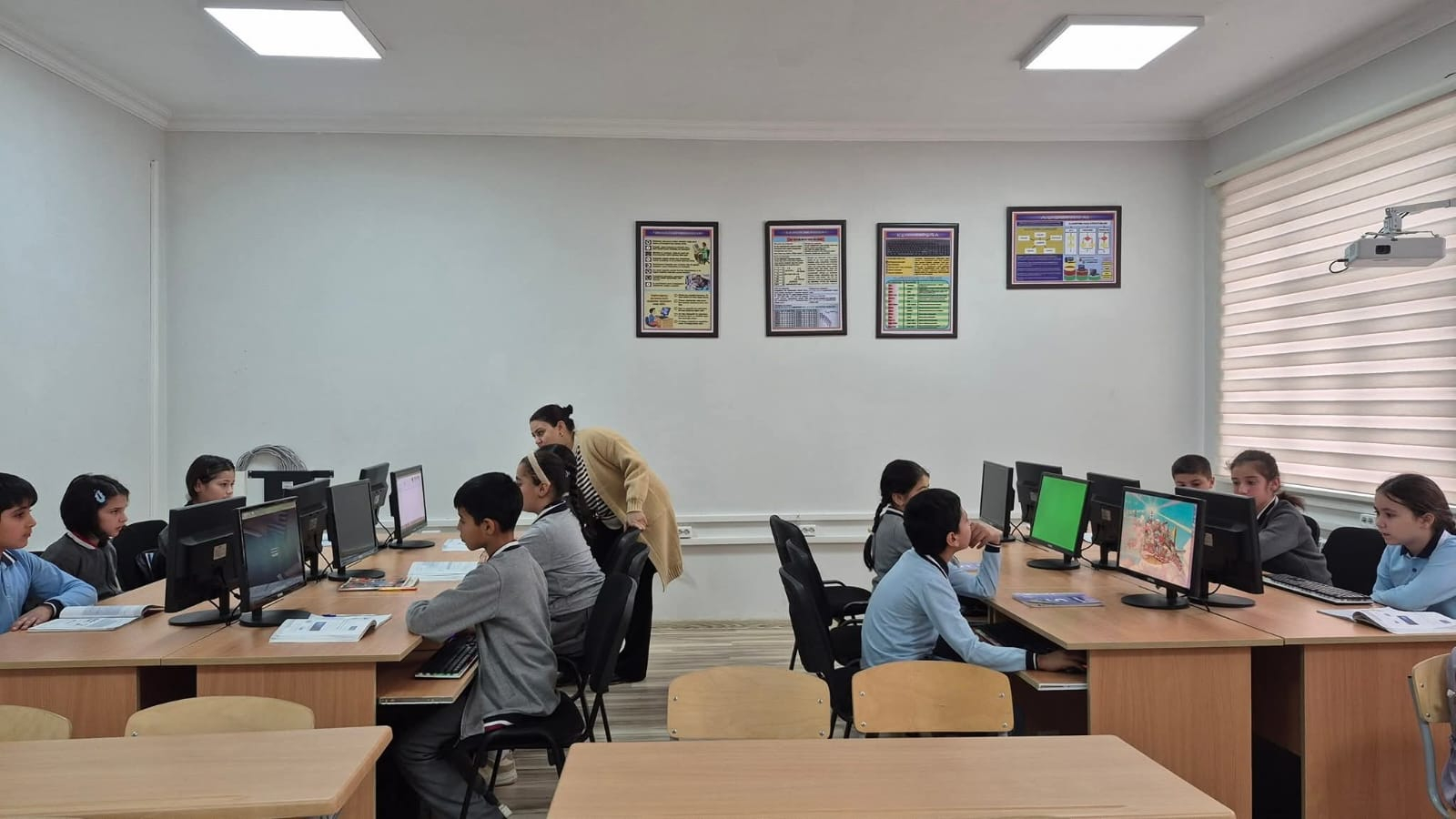 Şirvan-Salyan üzrə 23 minə yaxın şagird rəqəmsal bacarıqlar dərslərinə cəlb olunub