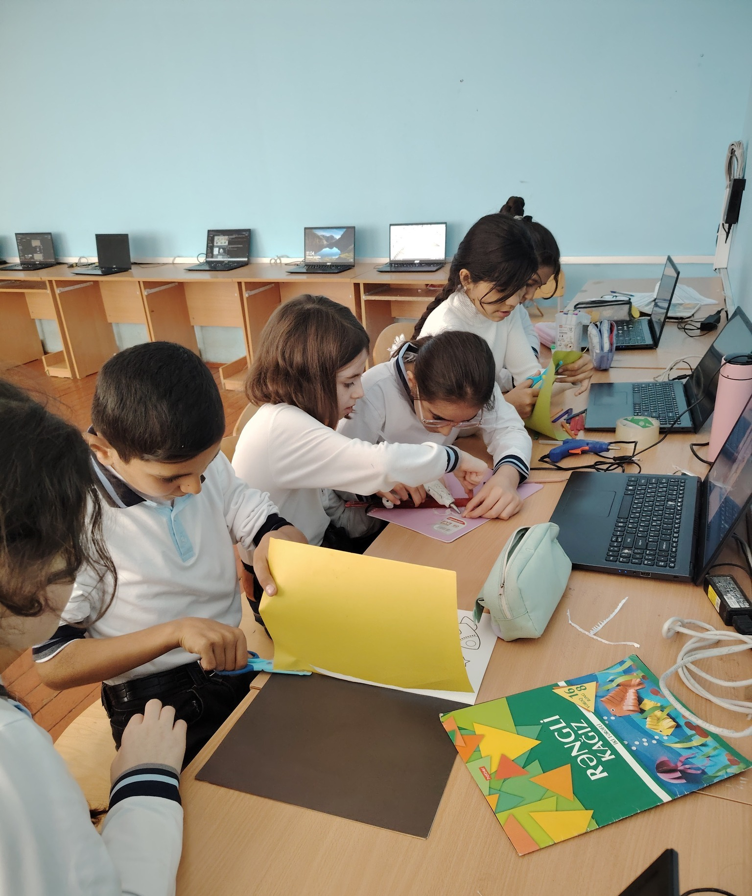 Şirvan-Salyan üzrə 23 minə yaxın şagird rəqəmsal bacarıqlar dərslərinə cəlb olunub