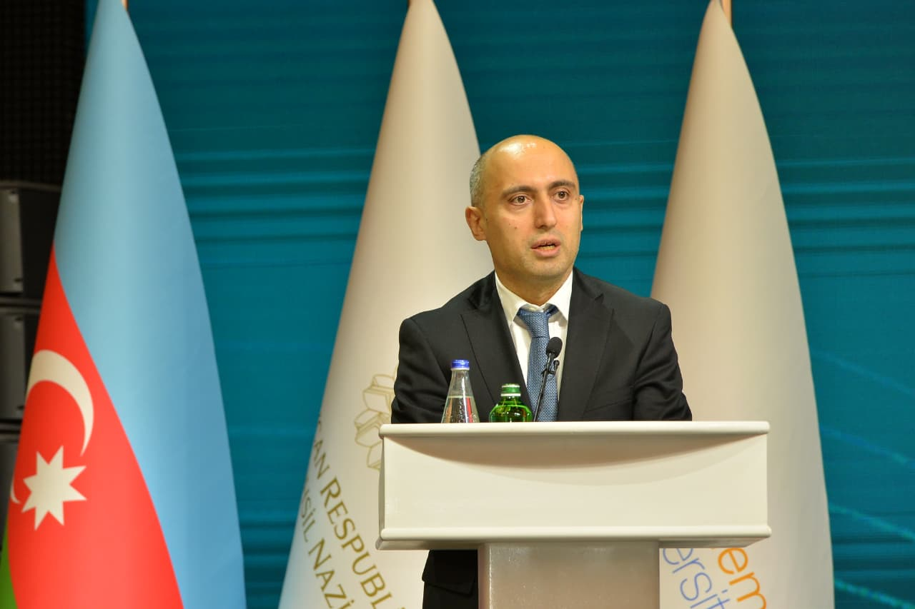 Kəlbəcər məktəbinin tikintisinə nəzarəti AzMİU-nun 25 yaşlı məzunu həyata keçirir