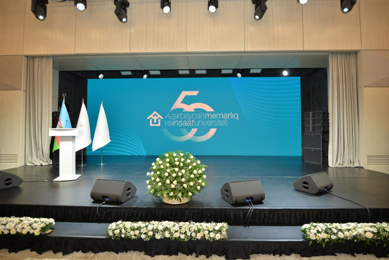 AzMİU-nun 50 illik yubileyi təntənəli şəkildə qeyd olunub