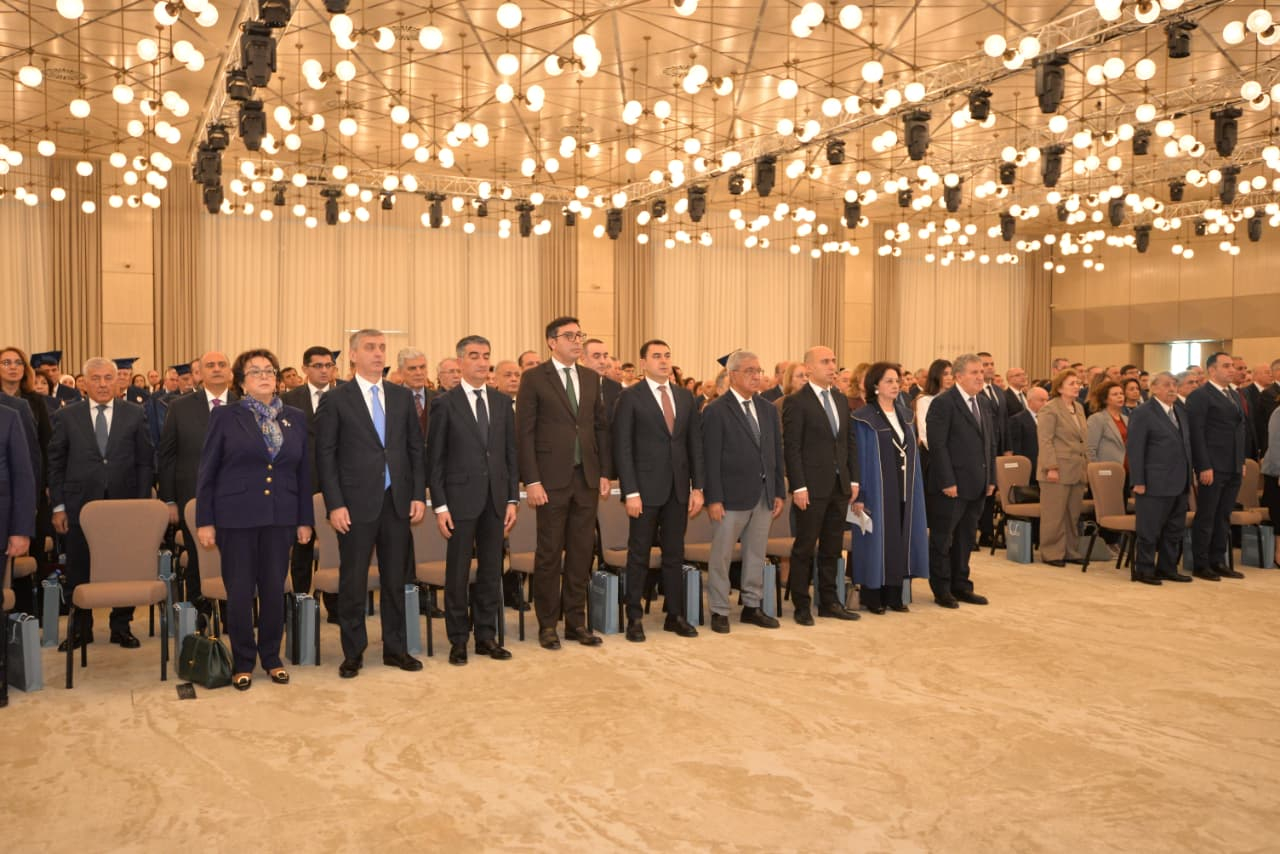 AzMİU-nun 50 illik yubileyi təntənəli şəkildə qeyd olunub