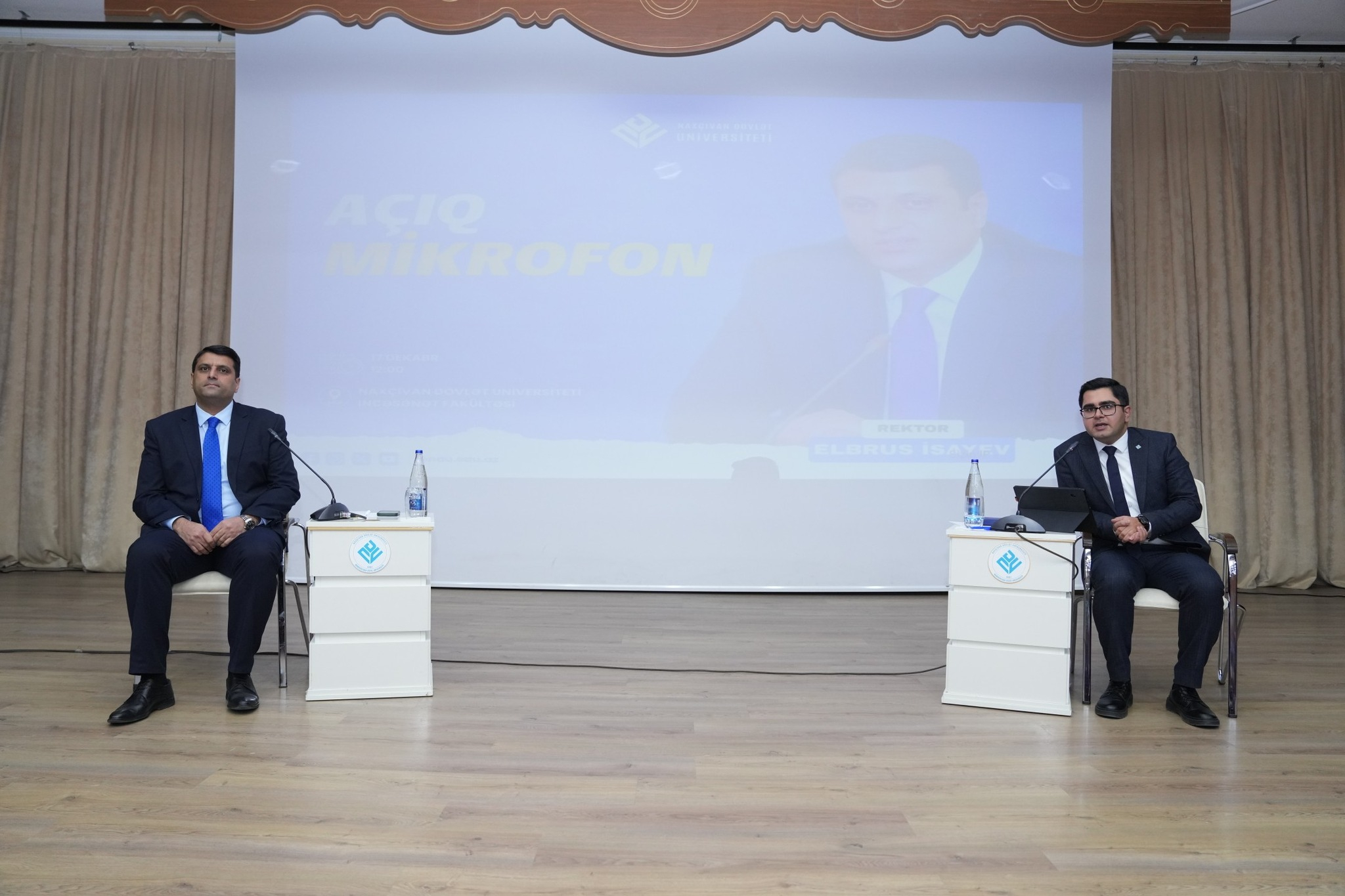 NDU-nun rektoru “Açıq mikrofon” layihəsi çərçivəsində tələbələrlə görüşüb