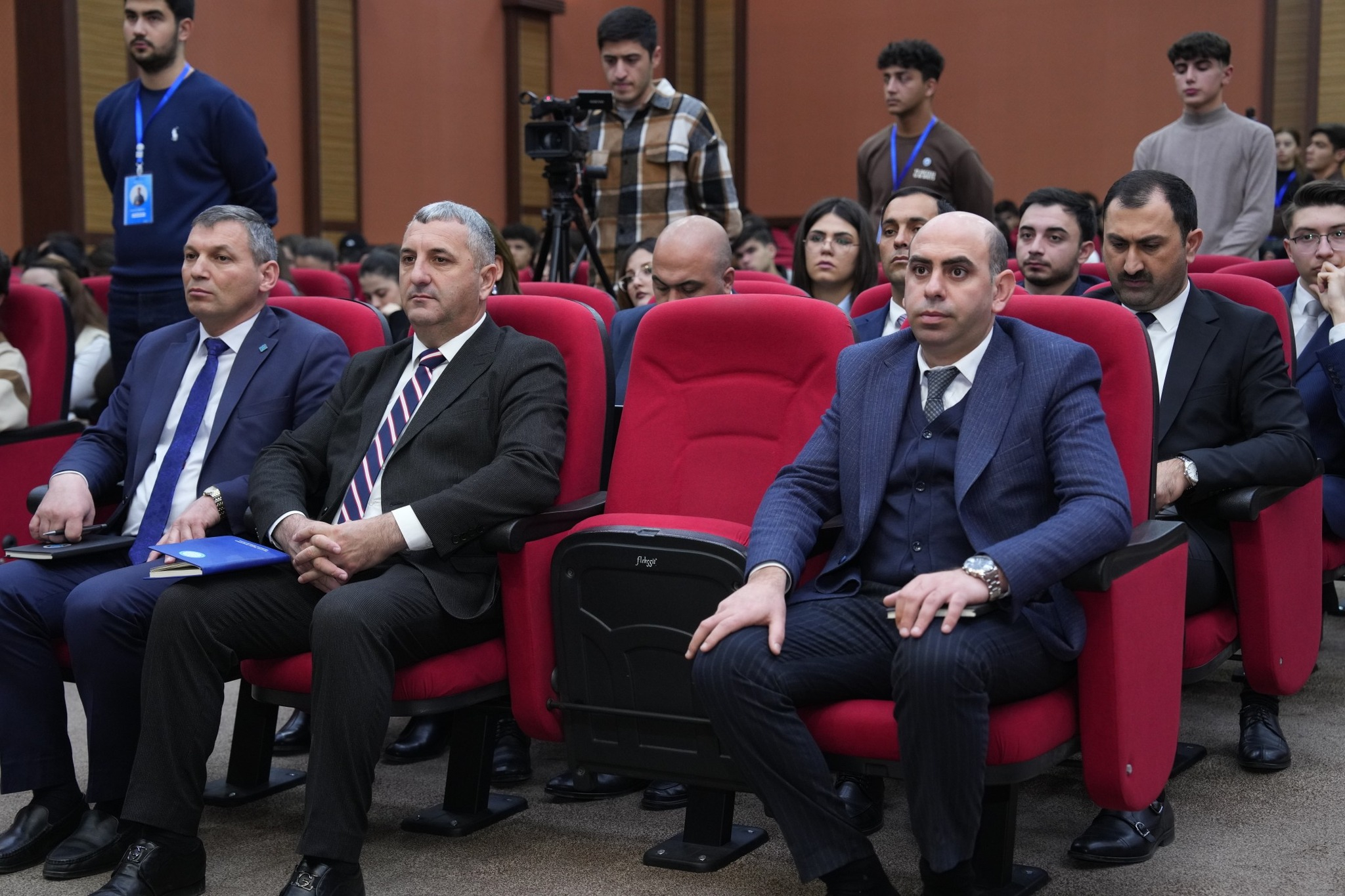 NDU-nun rektoru “Açıq mikrofon” layihəsi çərçivəsində tələbələrlə görüşüb