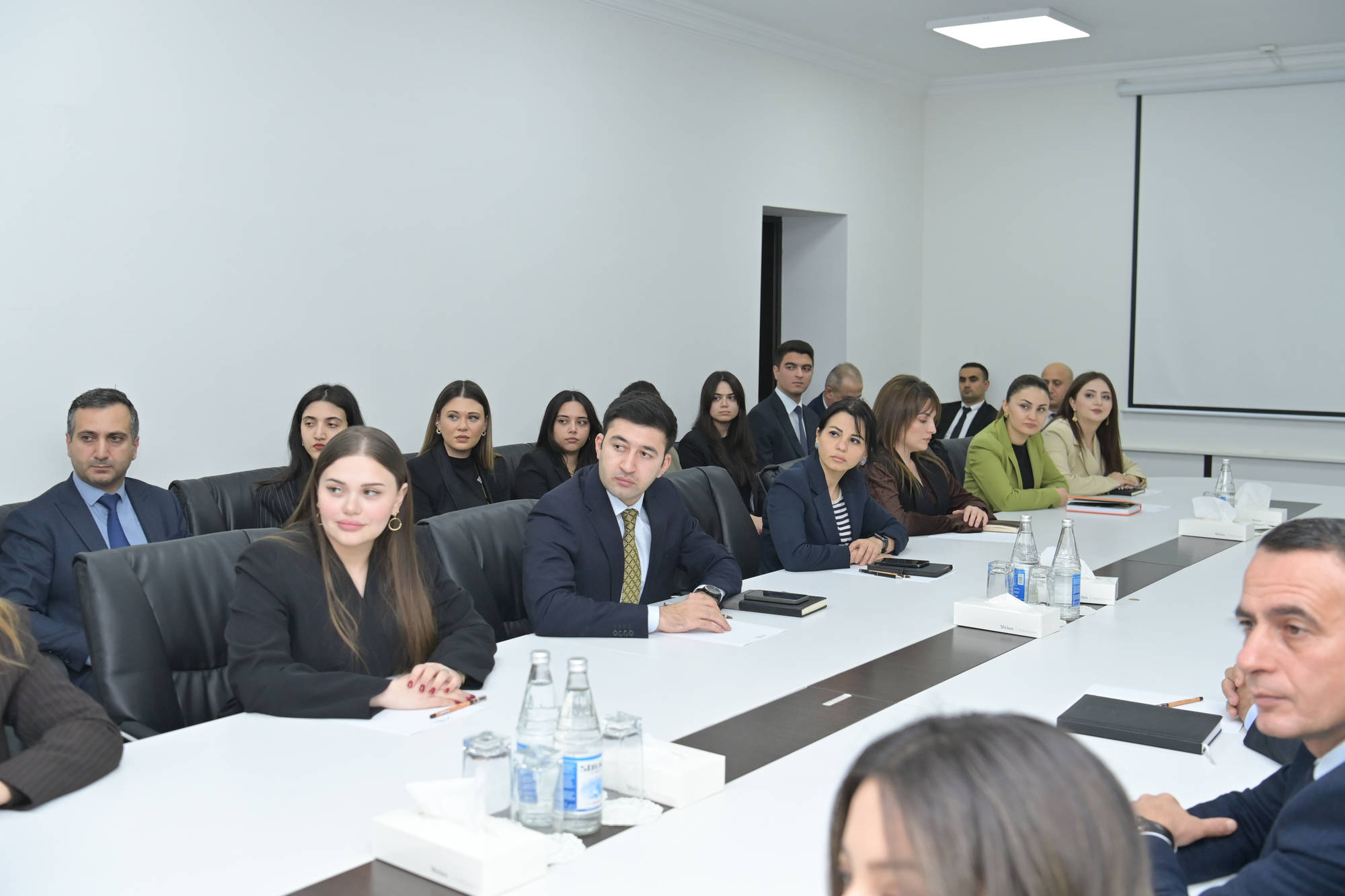 Peşə Təhsili üzrə Dövlət Agentliyinin yeni direktoru kollektivə təqdim olunub