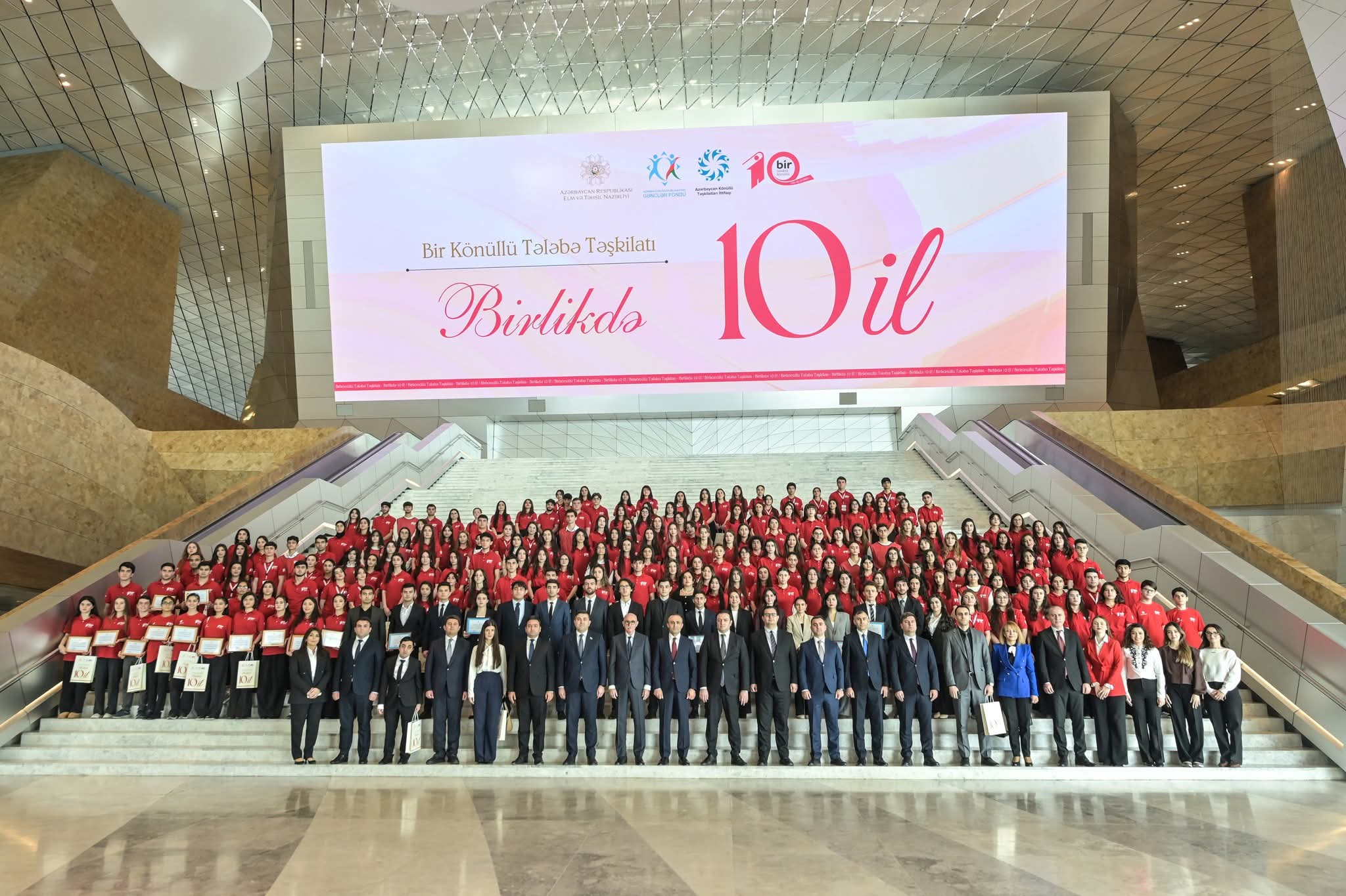 “Bir Könüllü” təşkilatının 10 illik yubiley tədbiri keçirilib