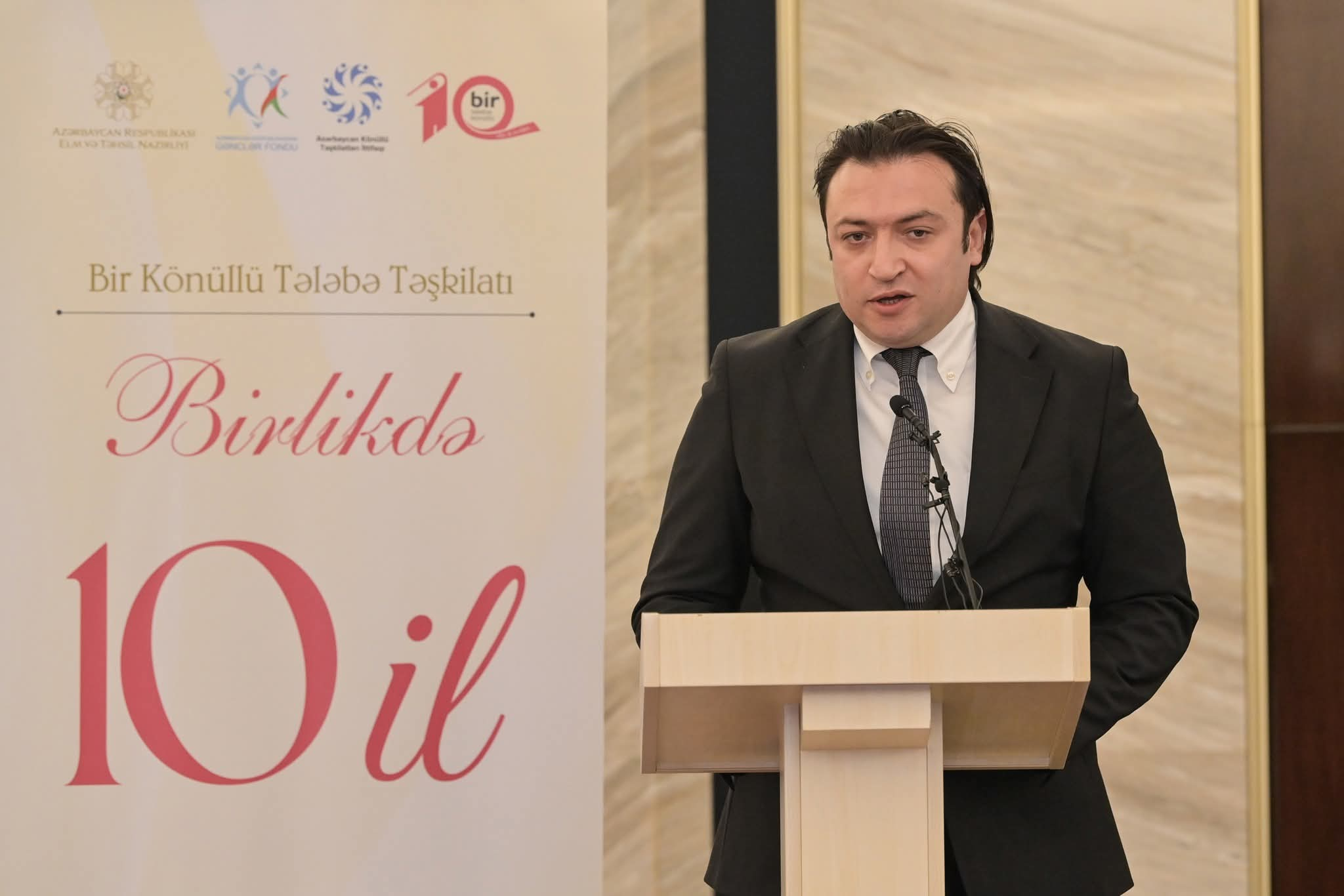 “Bir Könüllü” təşkilatının 10 illik yubiley tədbiri keçirilib