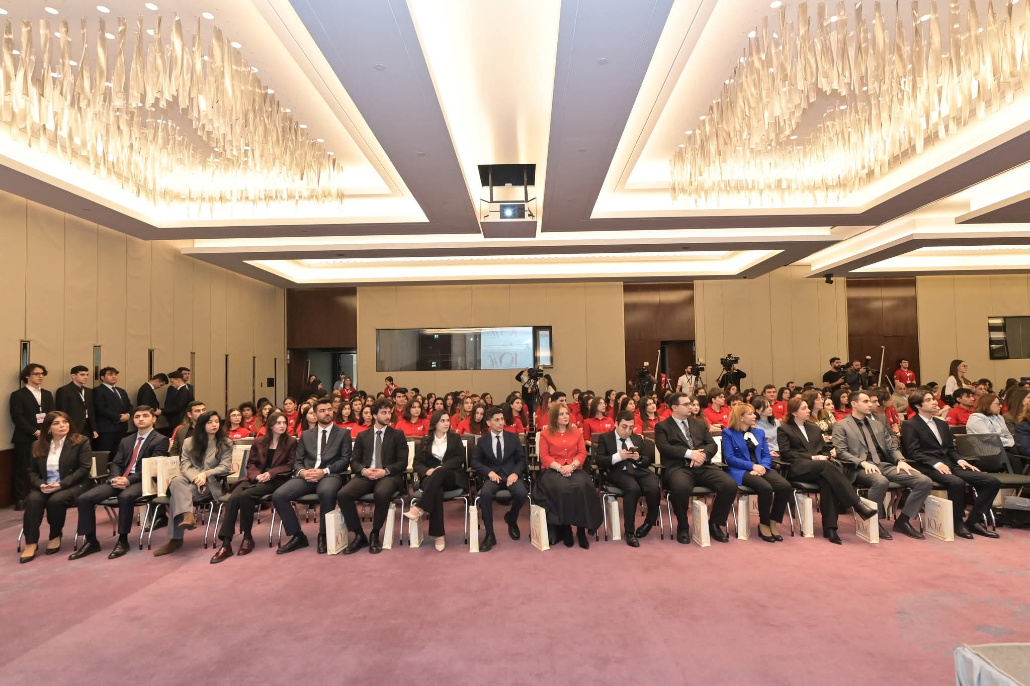 “Bir Könüllü” təşkilatının 10 illik yubiley tədbiri keçirilib