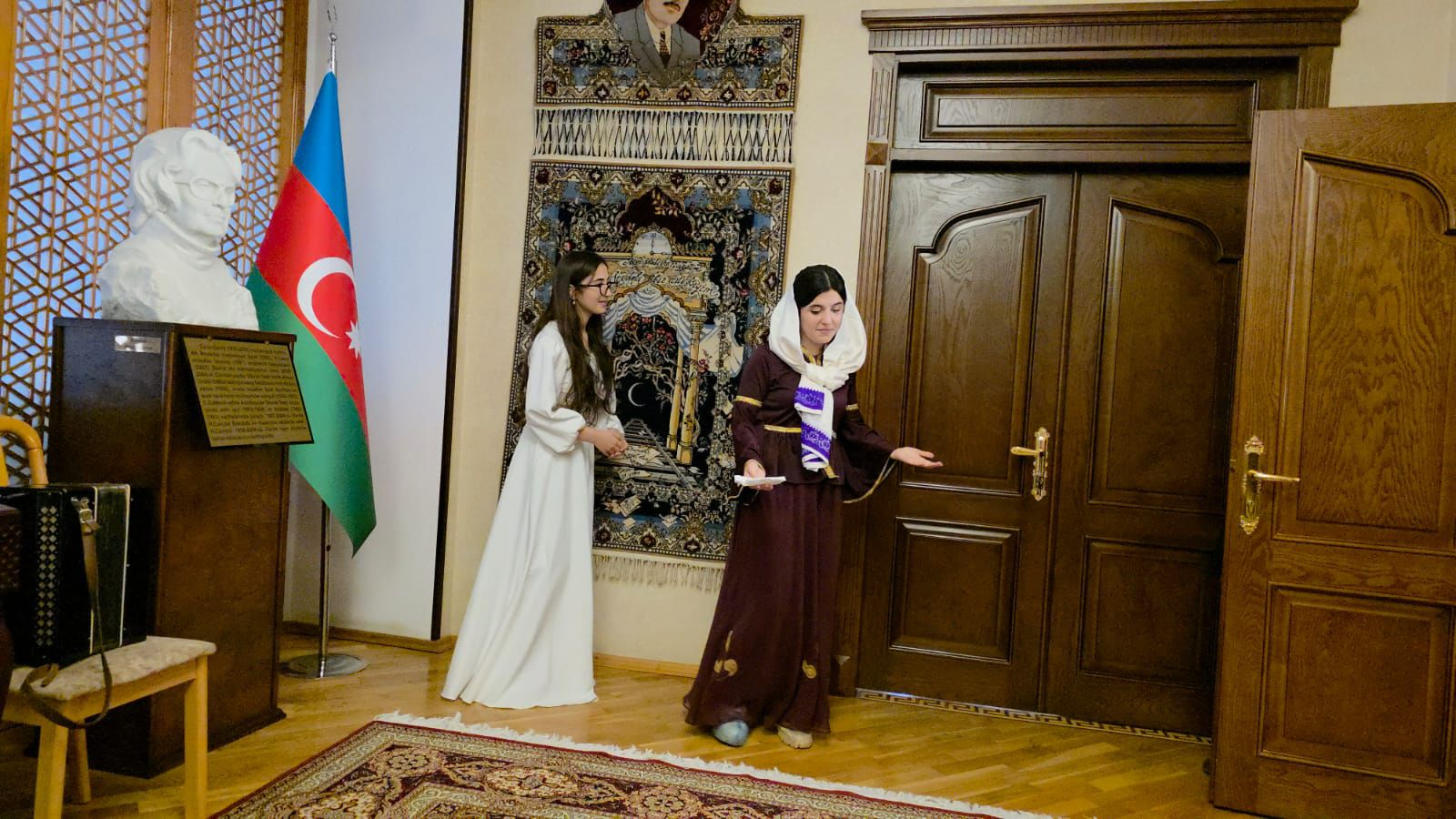 Göytəpə məktəbliləri Hüseyn Cavidin “Ana” pyesini ev muzeyində səhnələşdirdilər