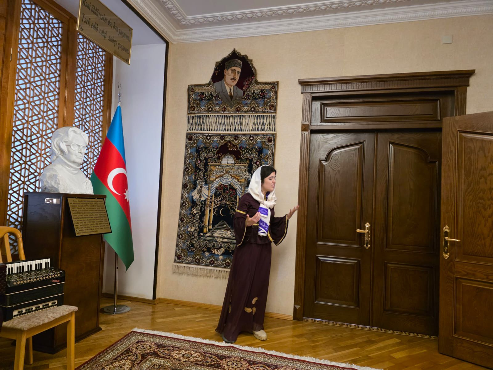 Göytəpə məktəbliləri Hüseyn Cavidin “Ana” pyesini ev muzeyində səhnələşdirdilər