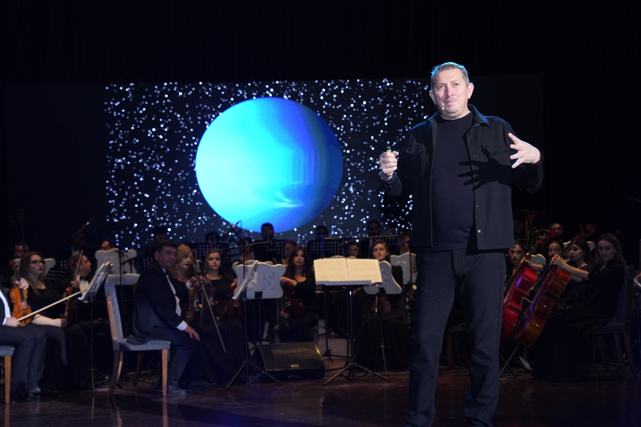 Elm və musiqi eyni səhnədə: Astrofizik alim NDU-ya gəlib