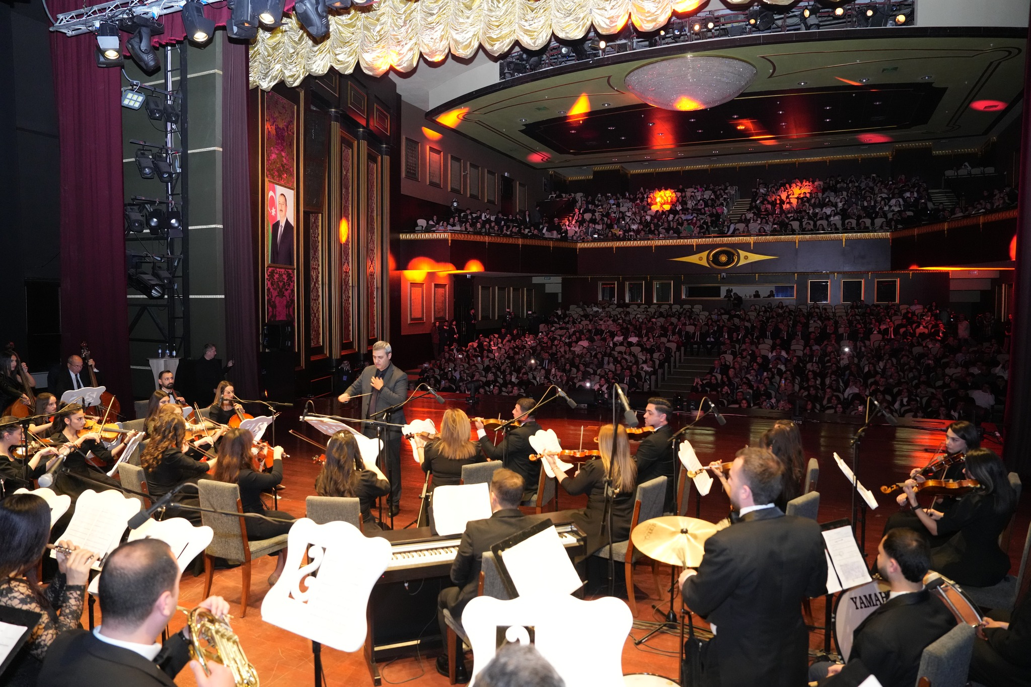 Elm və musiqi eyni səhnədə: Astrofizik alim NDU-ya gəlib