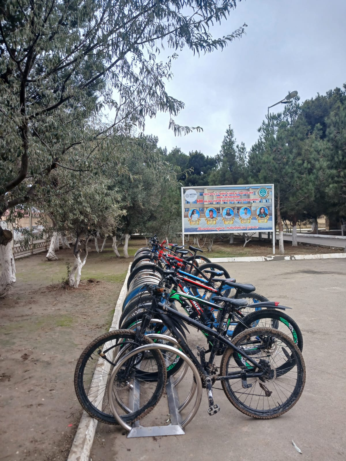Bu məktəbdə şagirdlər üçün velosiped dayanacağı istifadəyə verilib
