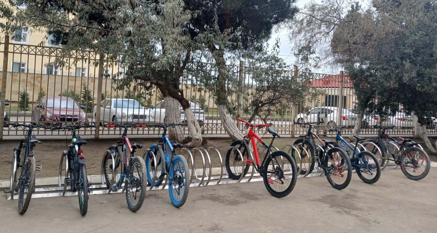 Bu məktəbdə şagirdlər üçün velosiped dayanacağı istifadəyə verilib