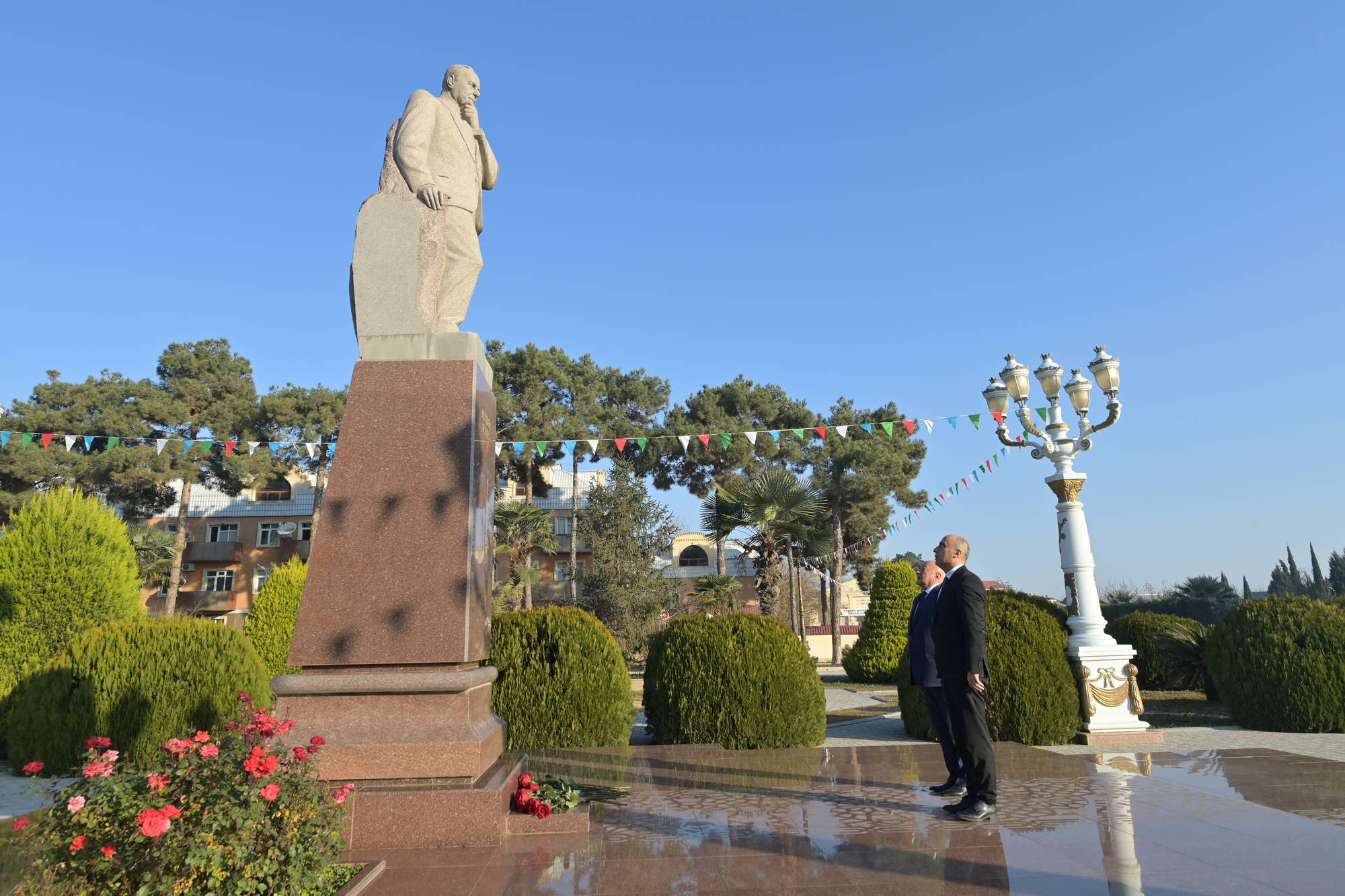 Emin Əmrullayev Ağcabədidə vətəndaşları qəbul edib