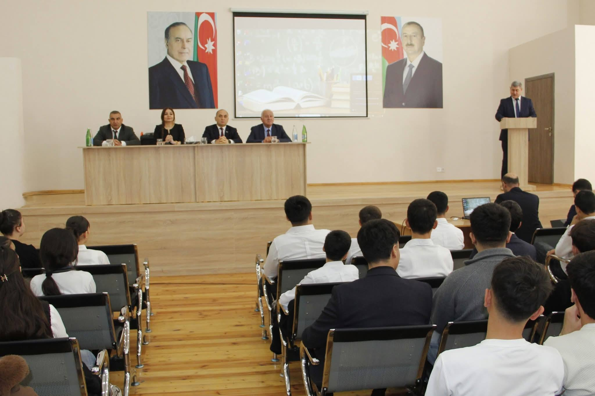 Cəlilabadda müəllim və şagirdlərlə görüş keçirilib