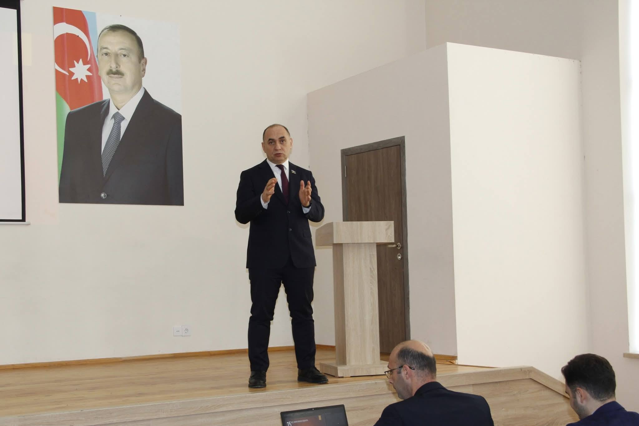 Cəlilabadda müəllim və şagirdlərlə görüş keçirilib