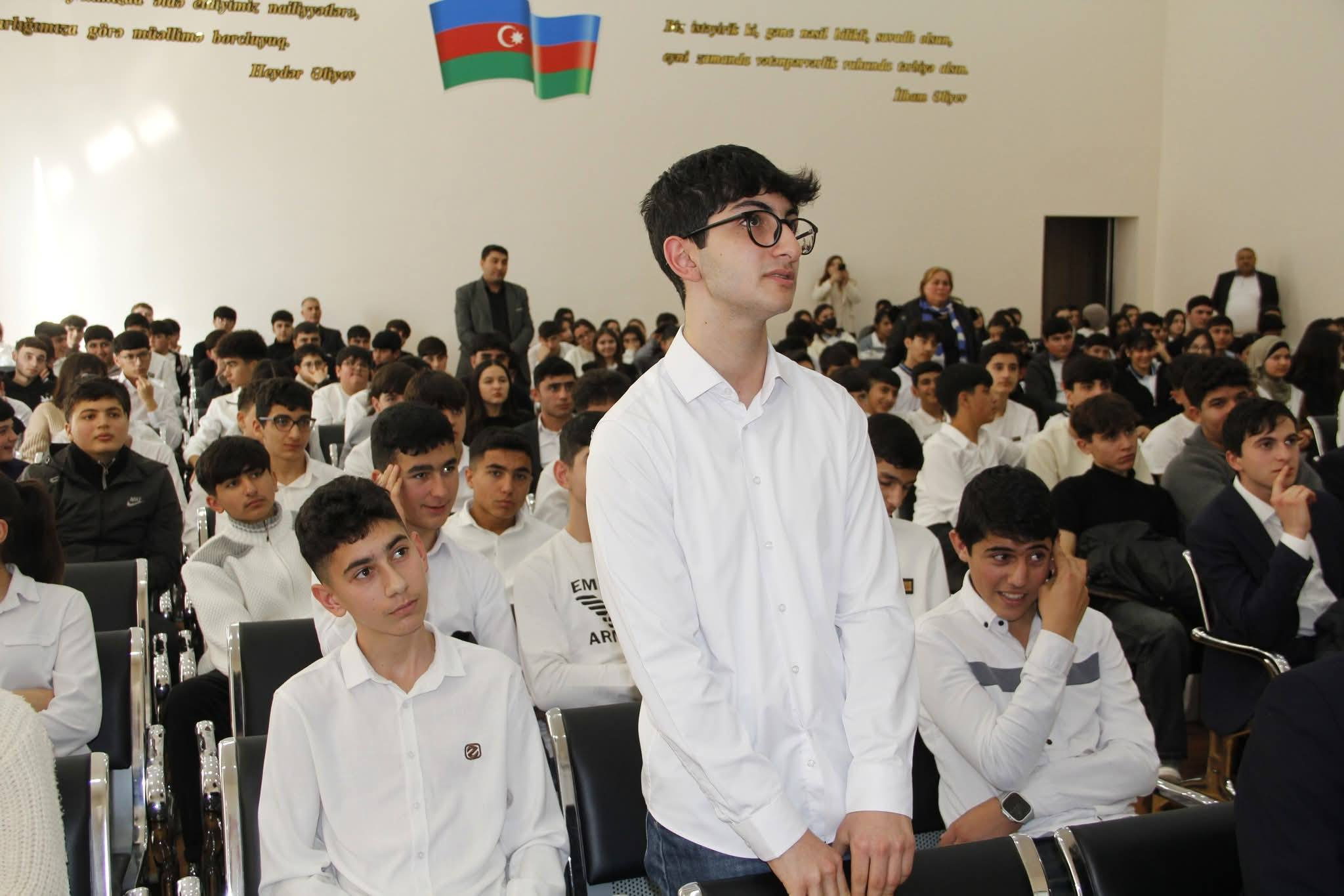 Cəlilabadda müəllim və şagirdlərlə görüş keçirilib