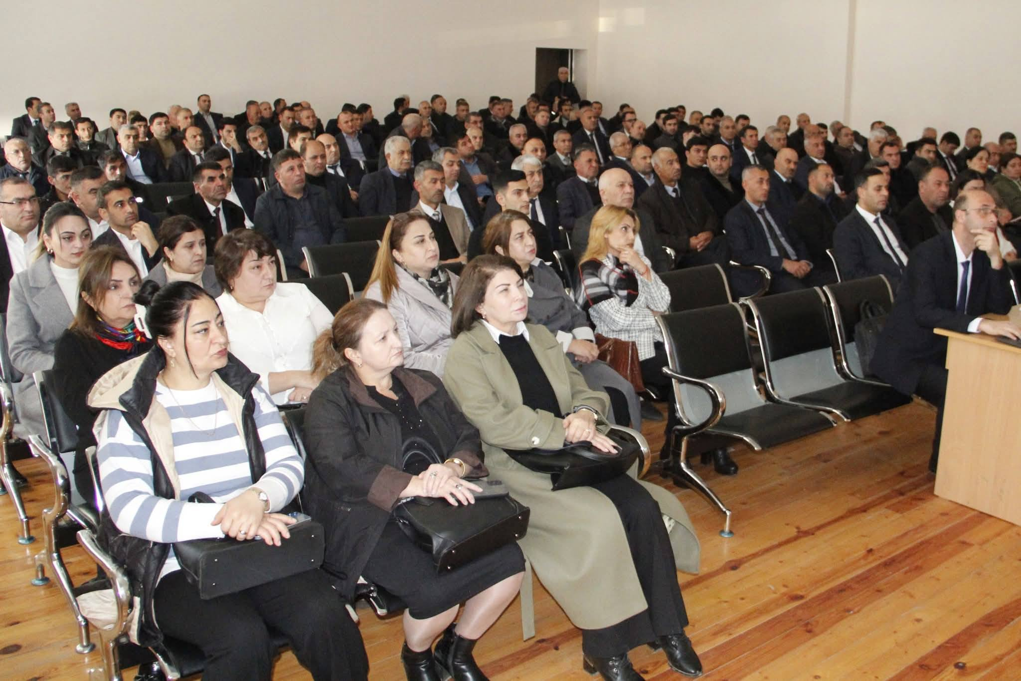 Cəlilabadda müəllim və şagirdlərlə görüş keçirilib