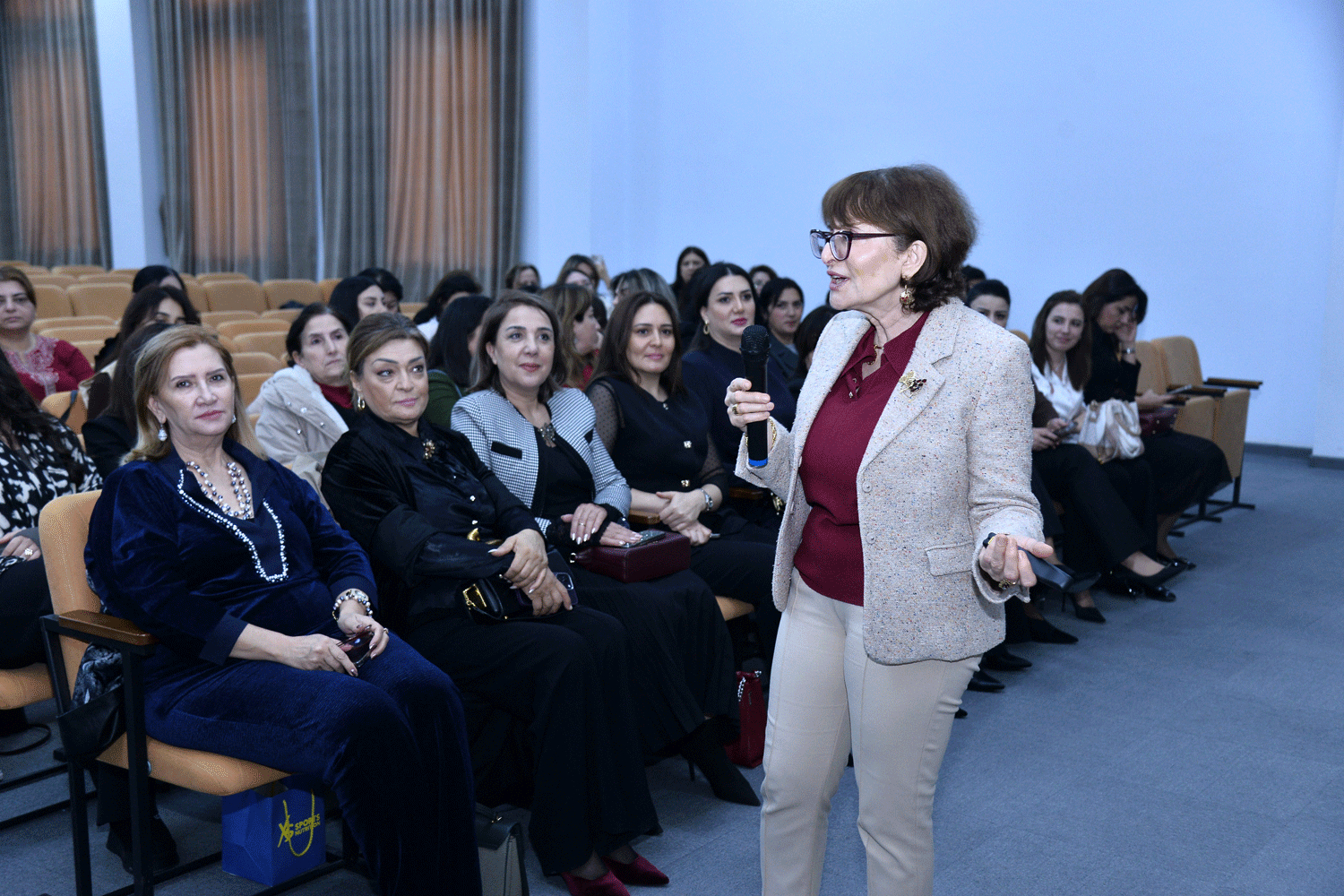 “Məktəbin dəstəkləyici rəhbərlik modeli” təlimləri yekunlaşıb