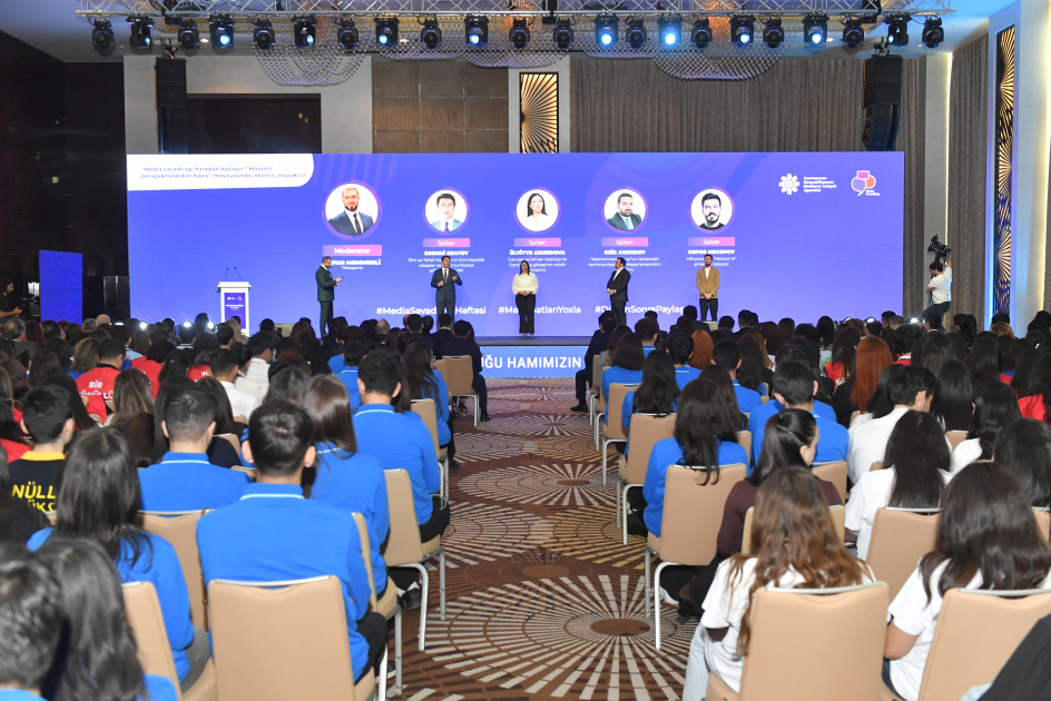 Media savadlılığının perspektivləri müzakirə olunub