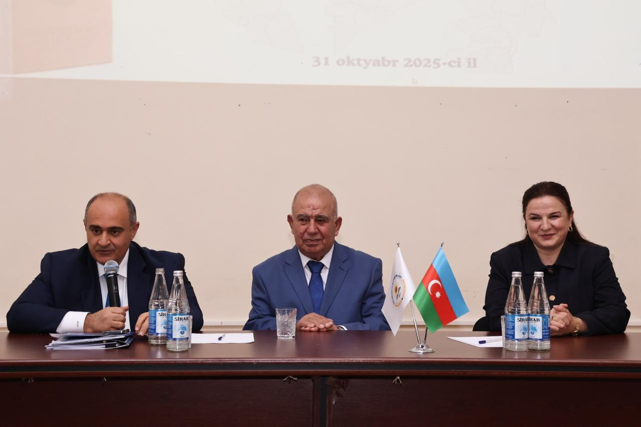 BSU-nun rektoru məktəblilərlə görüş keçirib