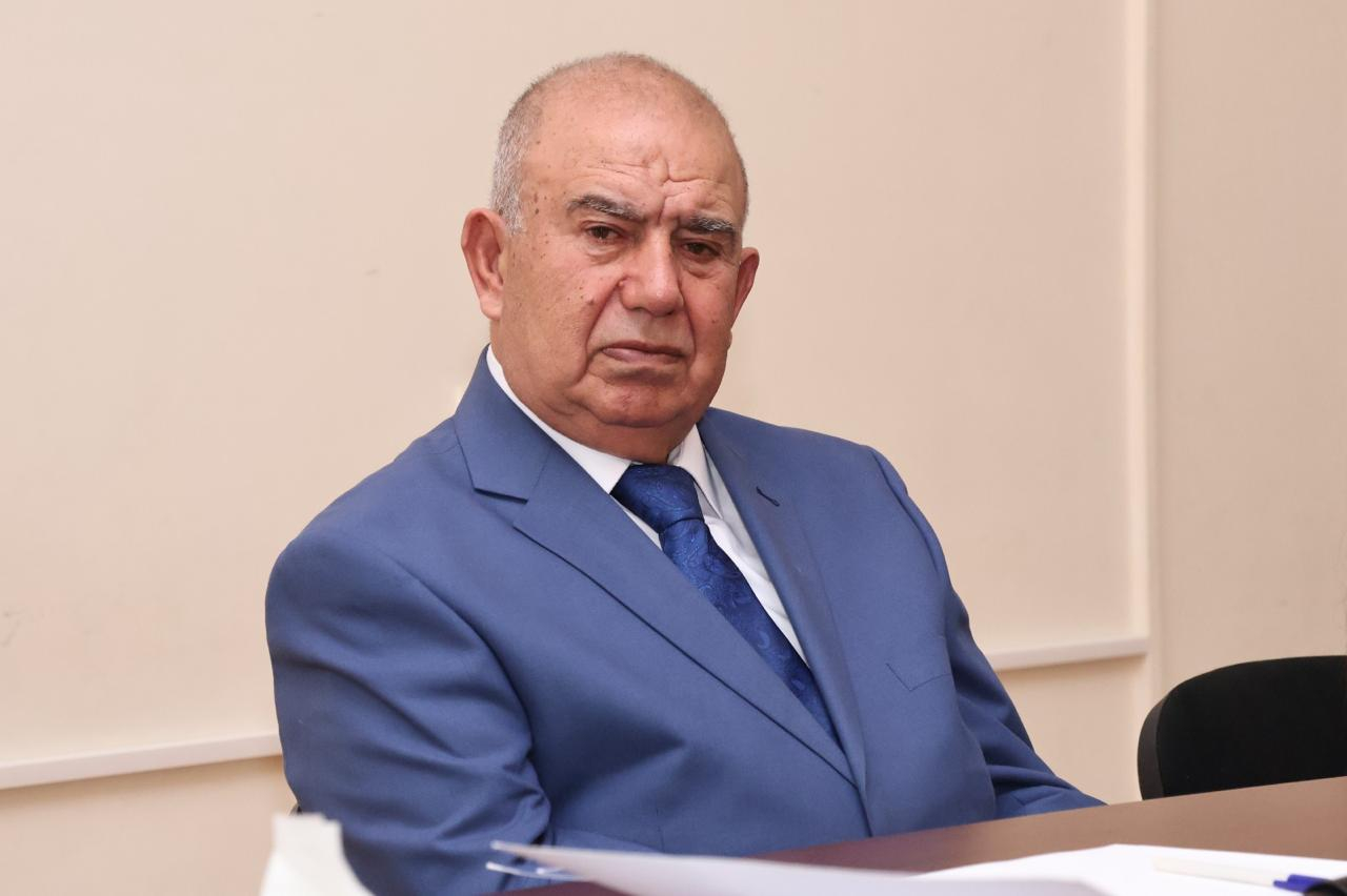 BSU-nun rektoru məktəblilərlə görüş keçirib